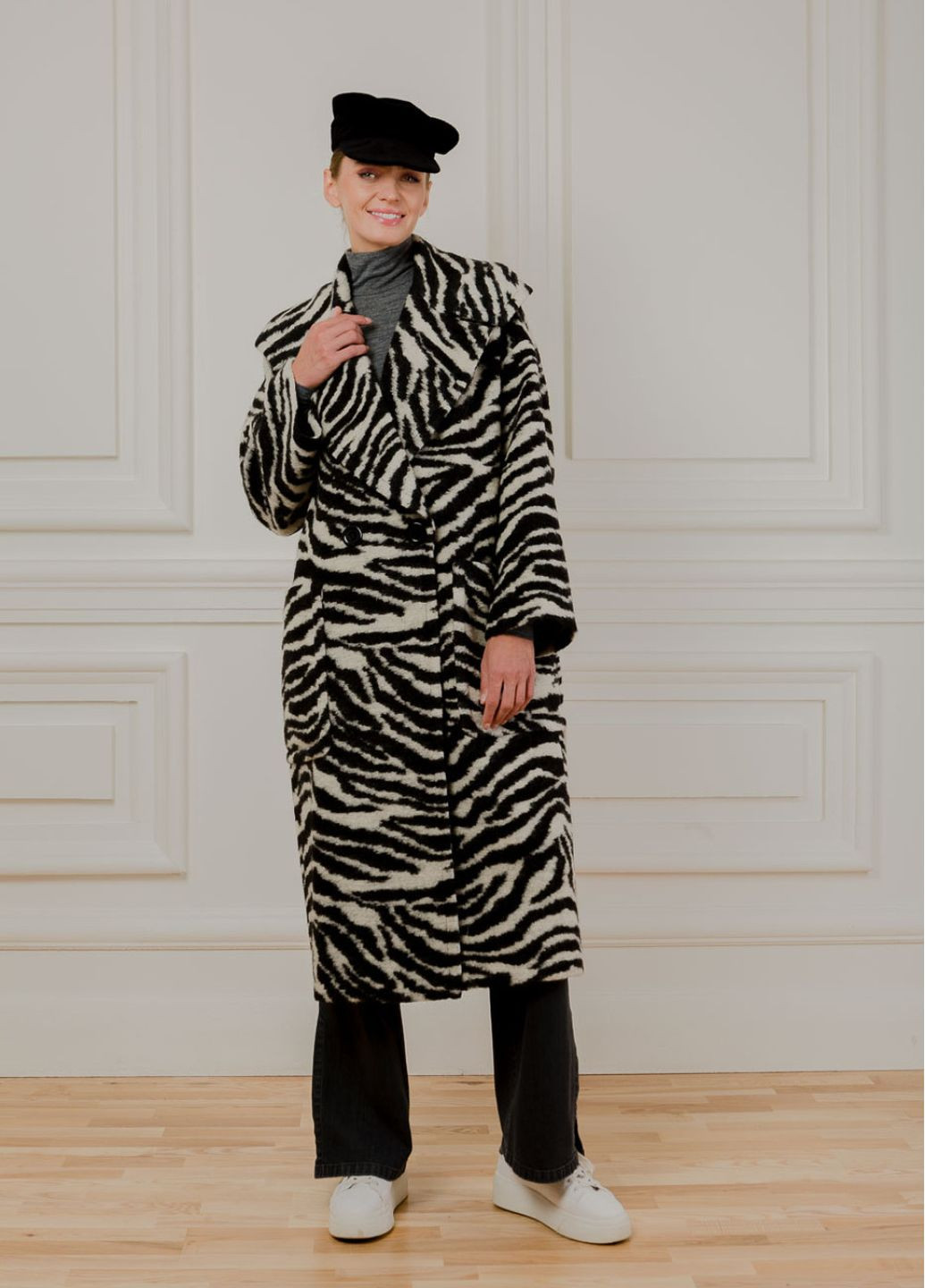 Черно-белое демисезонное Шерстяное пальто с животным принтом Меди двубортное Dolcedonna