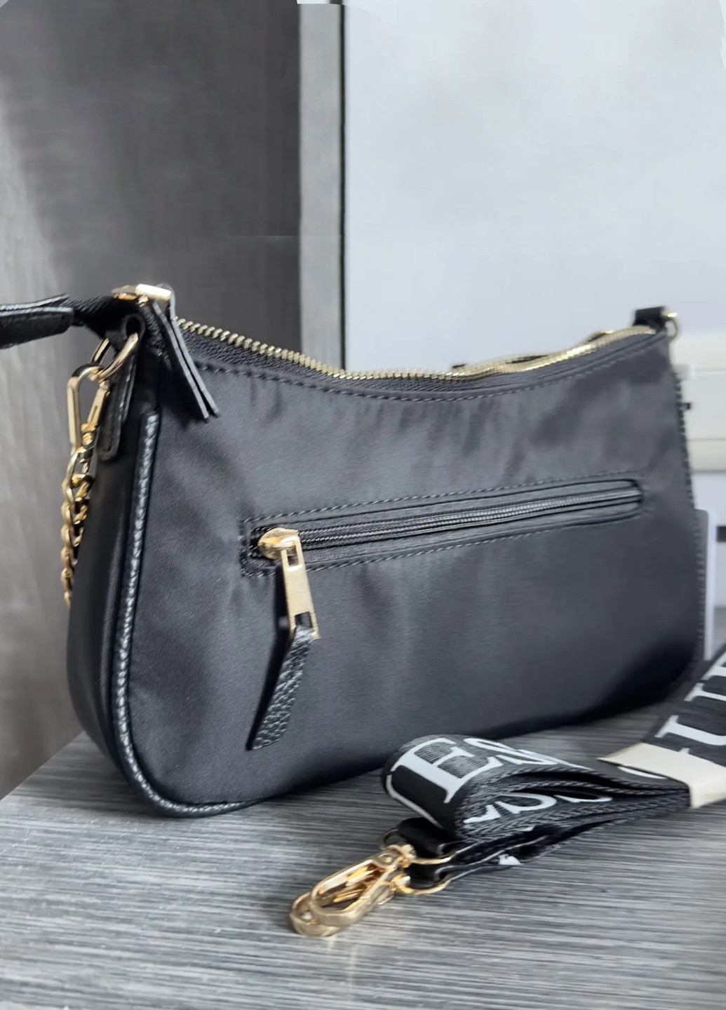 Жіноча сумка хобо багет крос-боді з гаманцем чорна Guess (257876189)