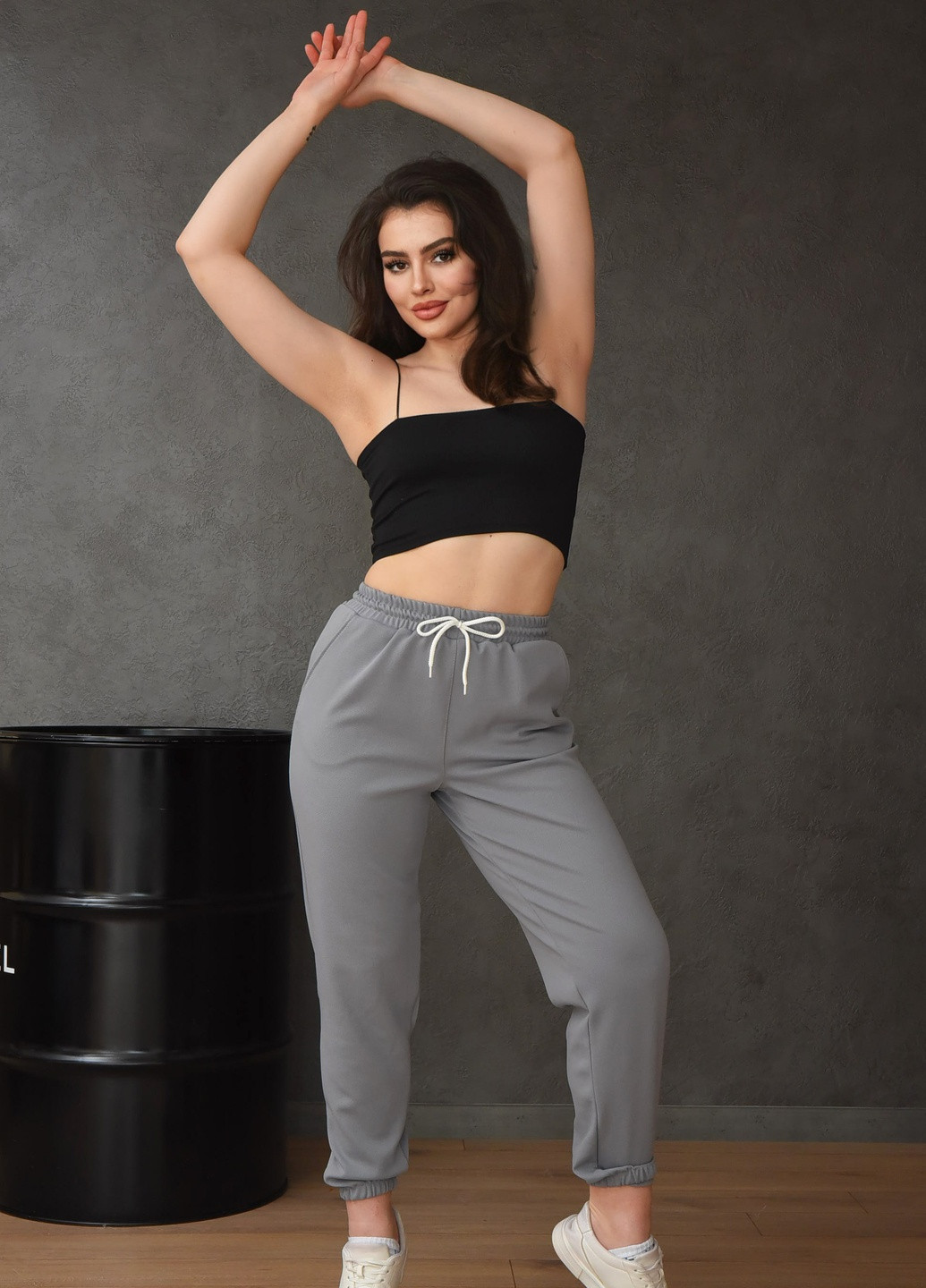 Штаны спортивные женские с ткани лакоста серого цвета Let's Shop (258425261)