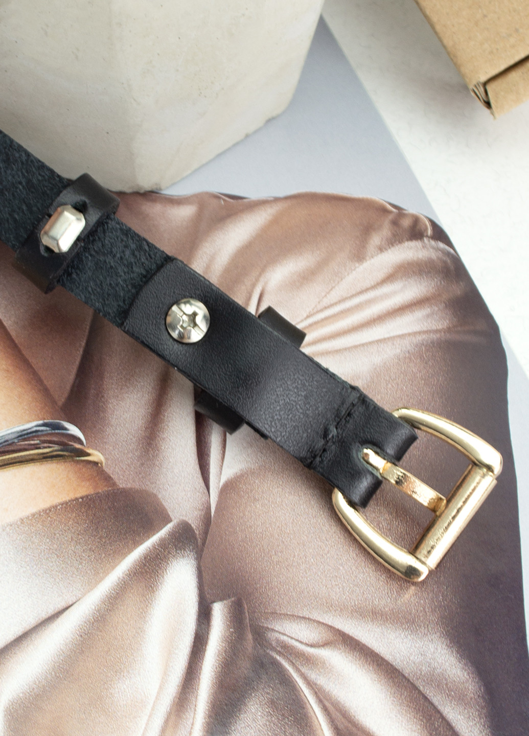 Ремень женский кожаный -1555 черный узкий с золотой пряжкой (125 см) SF (258661374)