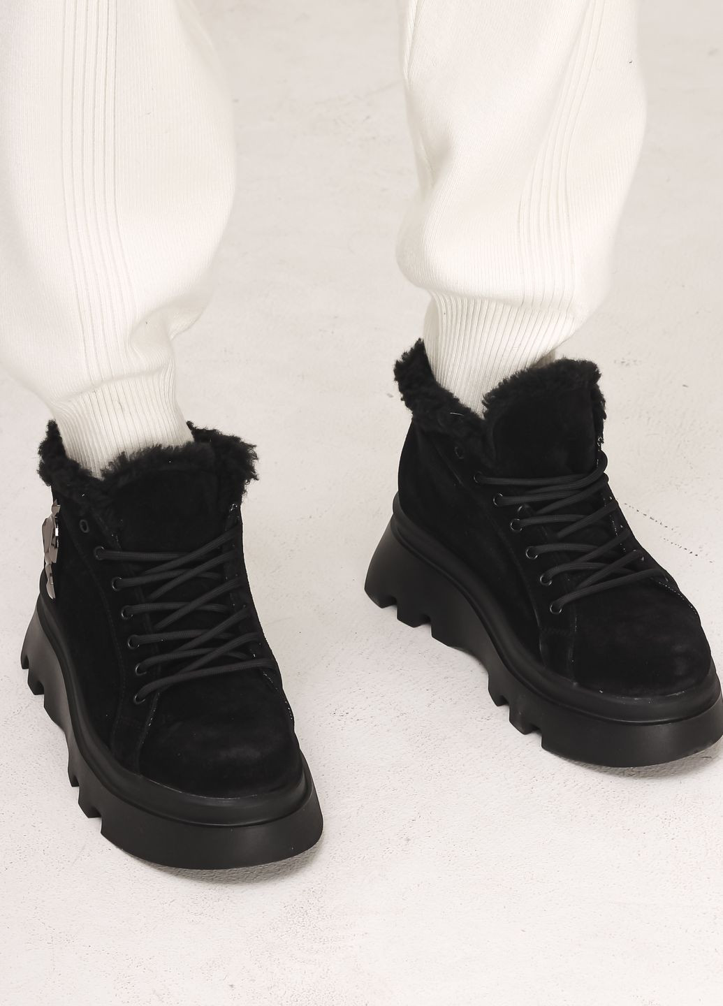 Зимние ботинки на платформе черные замша U.Spirit из натуральной замши