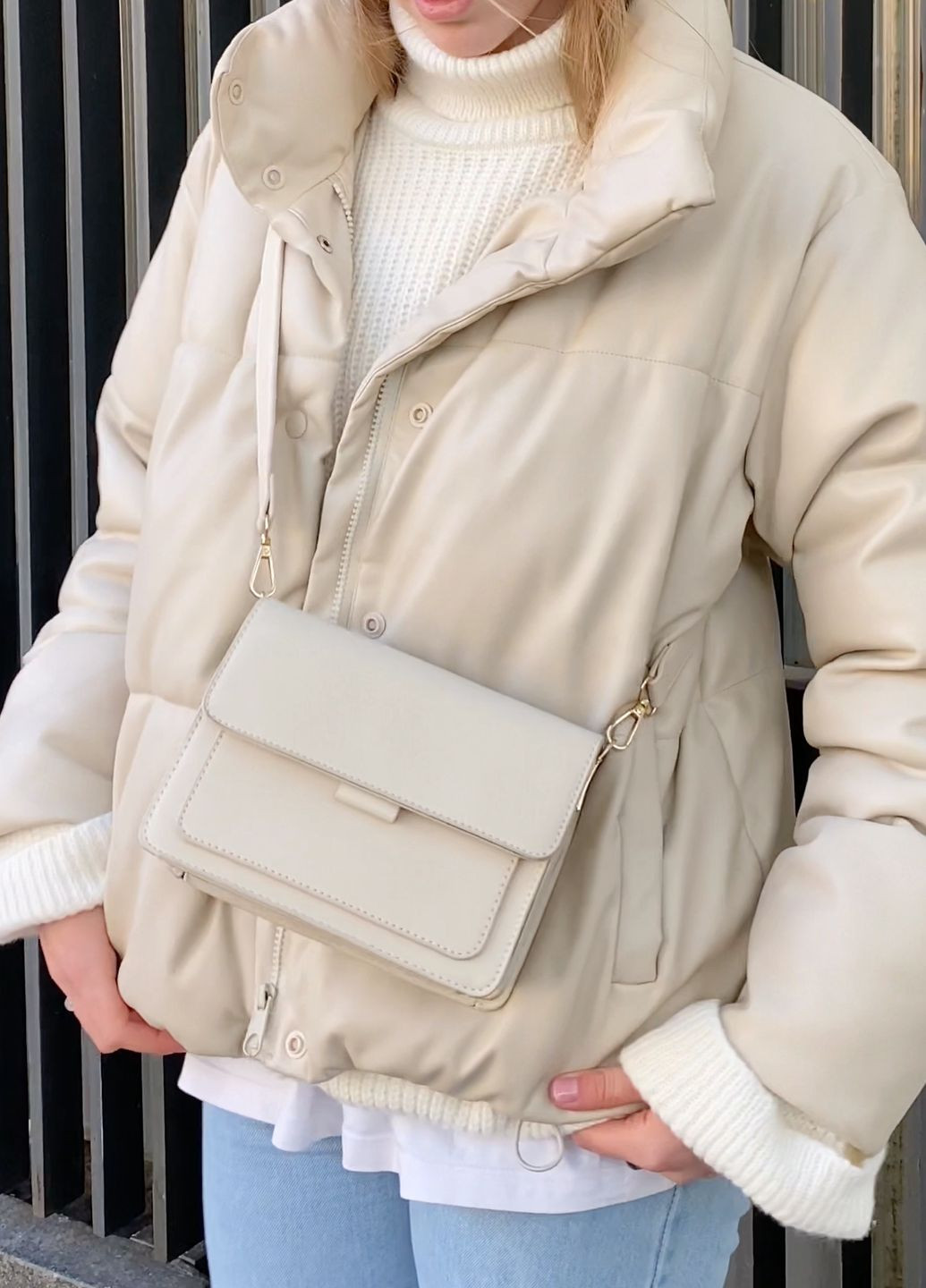 Жіноча сумка крос-боді 00876 молочна біла No Brand (270282997)