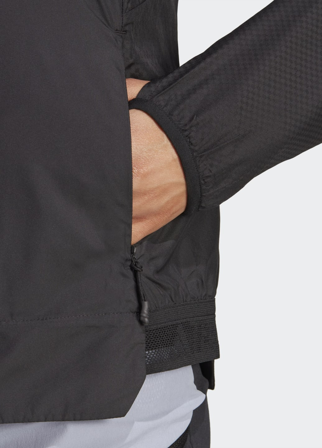 Чорна демісезонна куртка terrex xperior windweav adidas