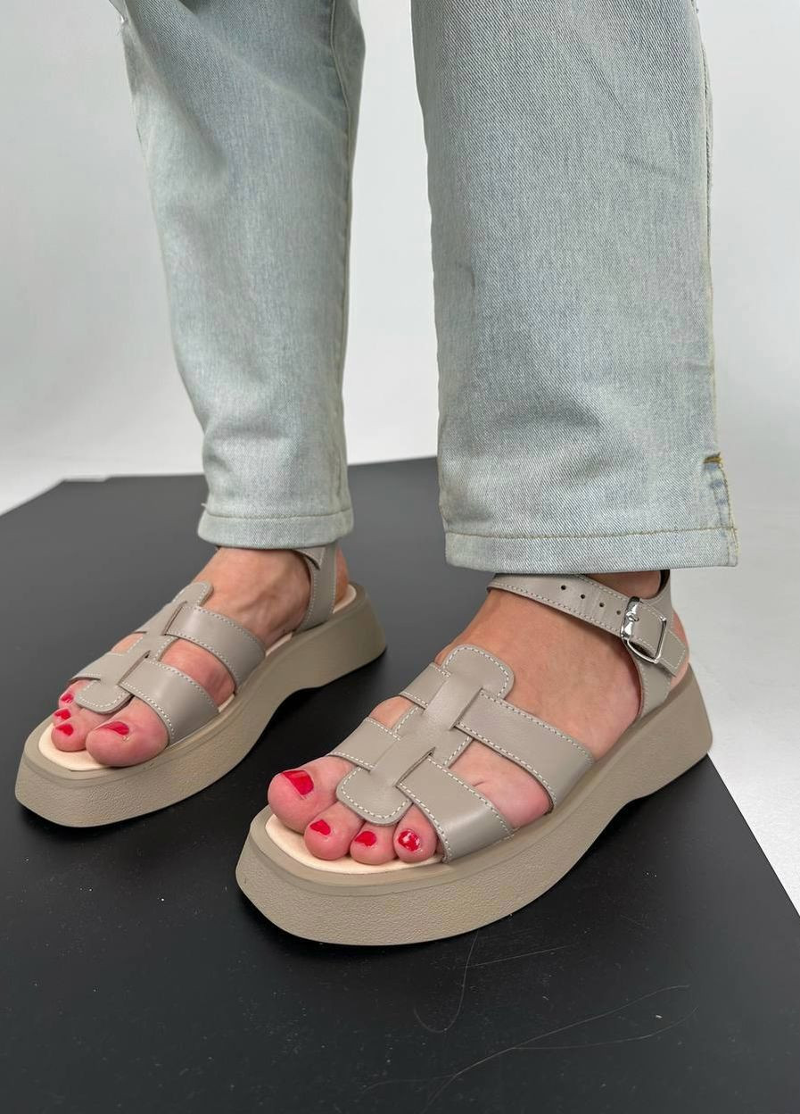 Бежевые босоножки Vakko с ремешком