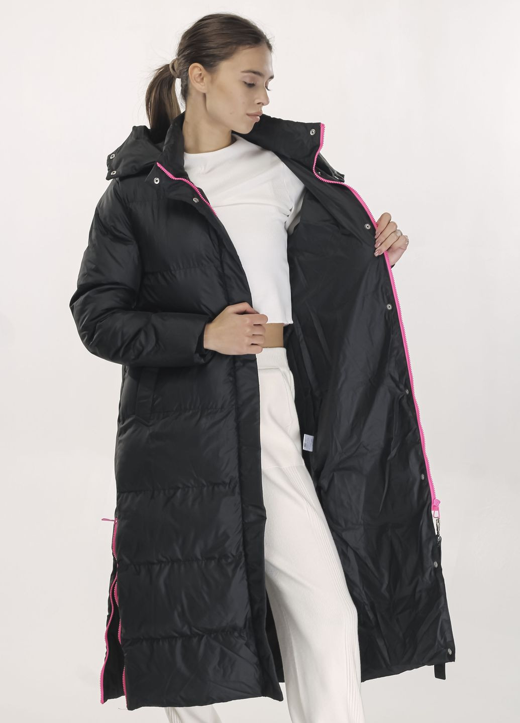 Черное Пальто зимнее с капюшоном черное White