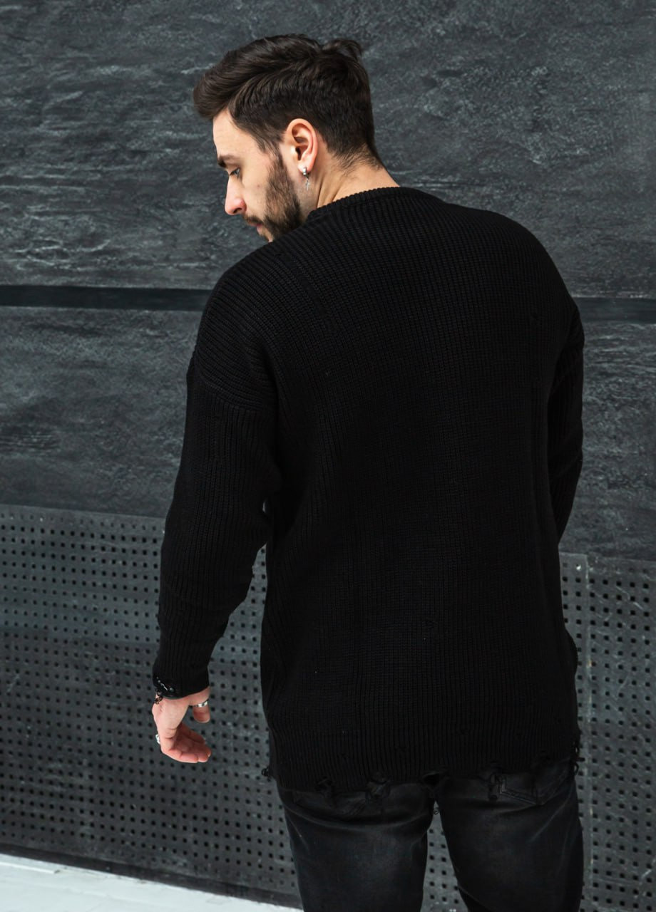 Черный демисезонный трендовый свитер рваный край Vakko