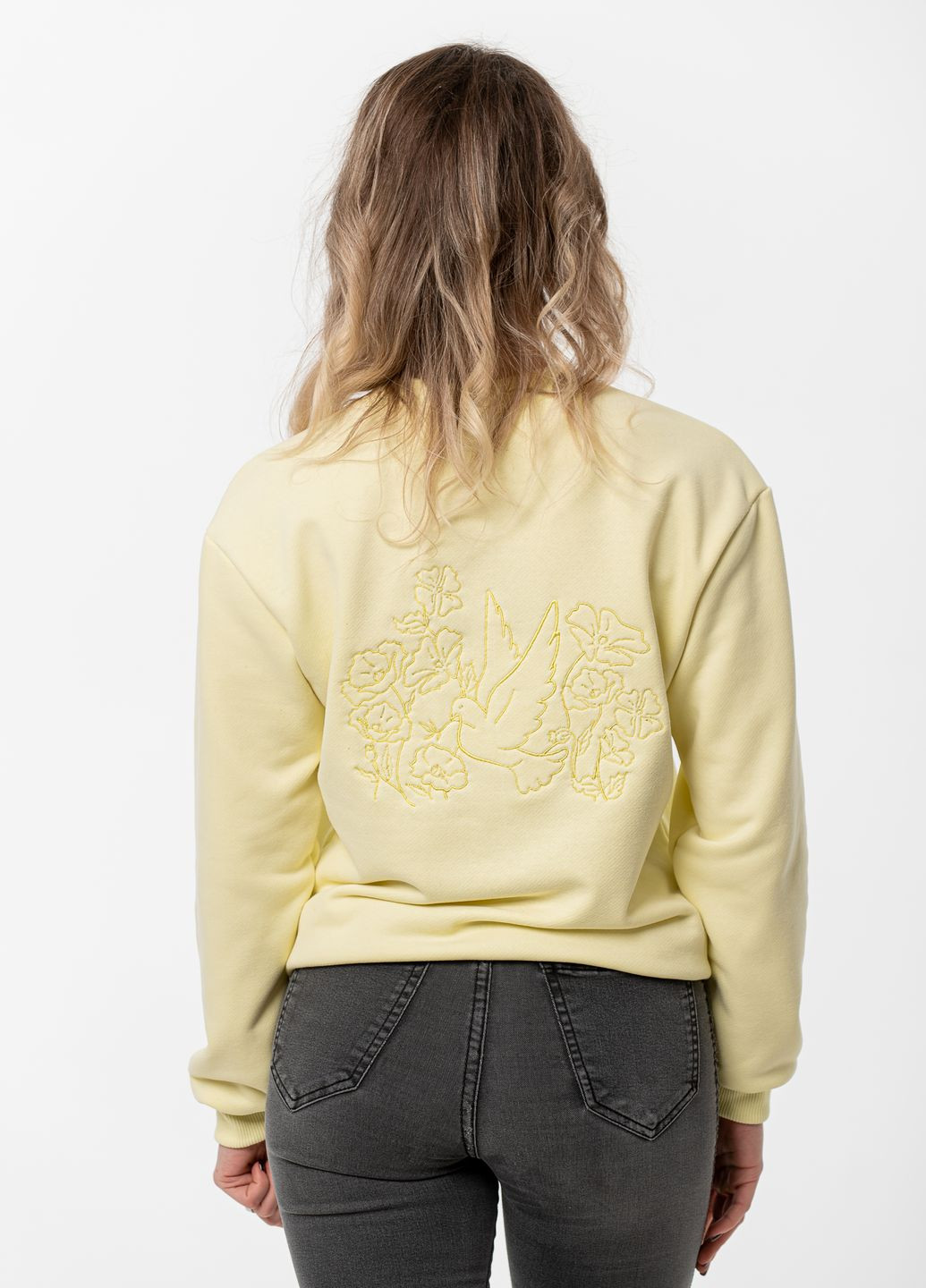 Светло-желтый женский свитшот с вышивкой "голубь мира" VINCA вышивка (266914649)