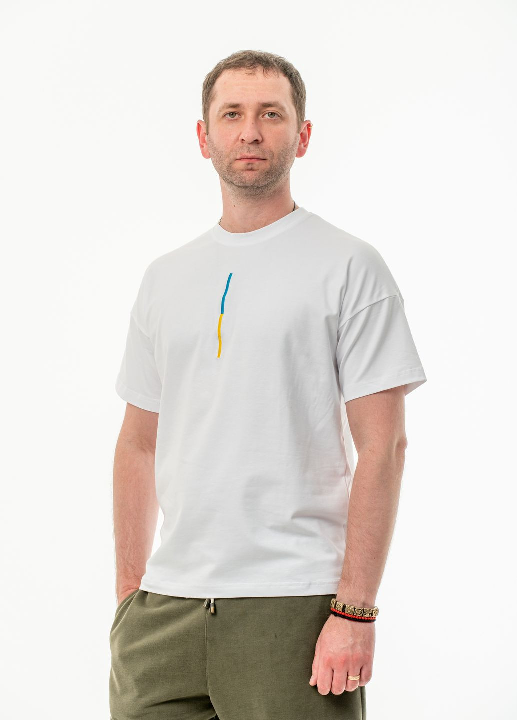 Белая унисекс футболка оверсайз с вышивкой "цвета свободы" с коротким рукавом VINCA