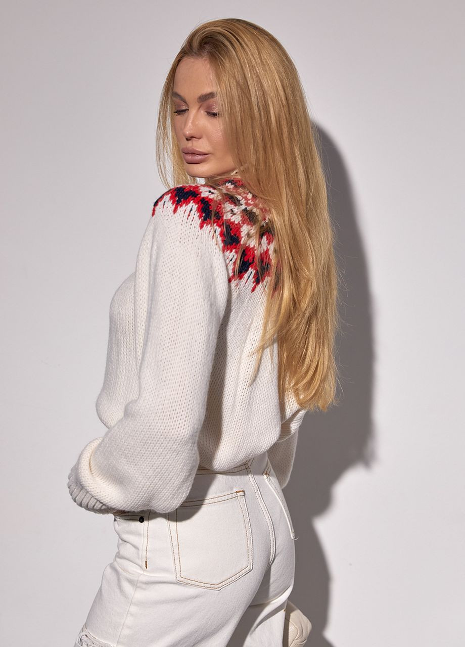 Молочный зимний укороченный вязаный свитер с орнаментом - молочный Lurex