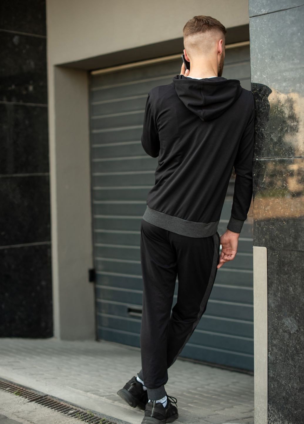 Чоловічий спортивний костюм з косим замком демісезонний чорний з сірими вставками Personal Style 2023 (260479108)