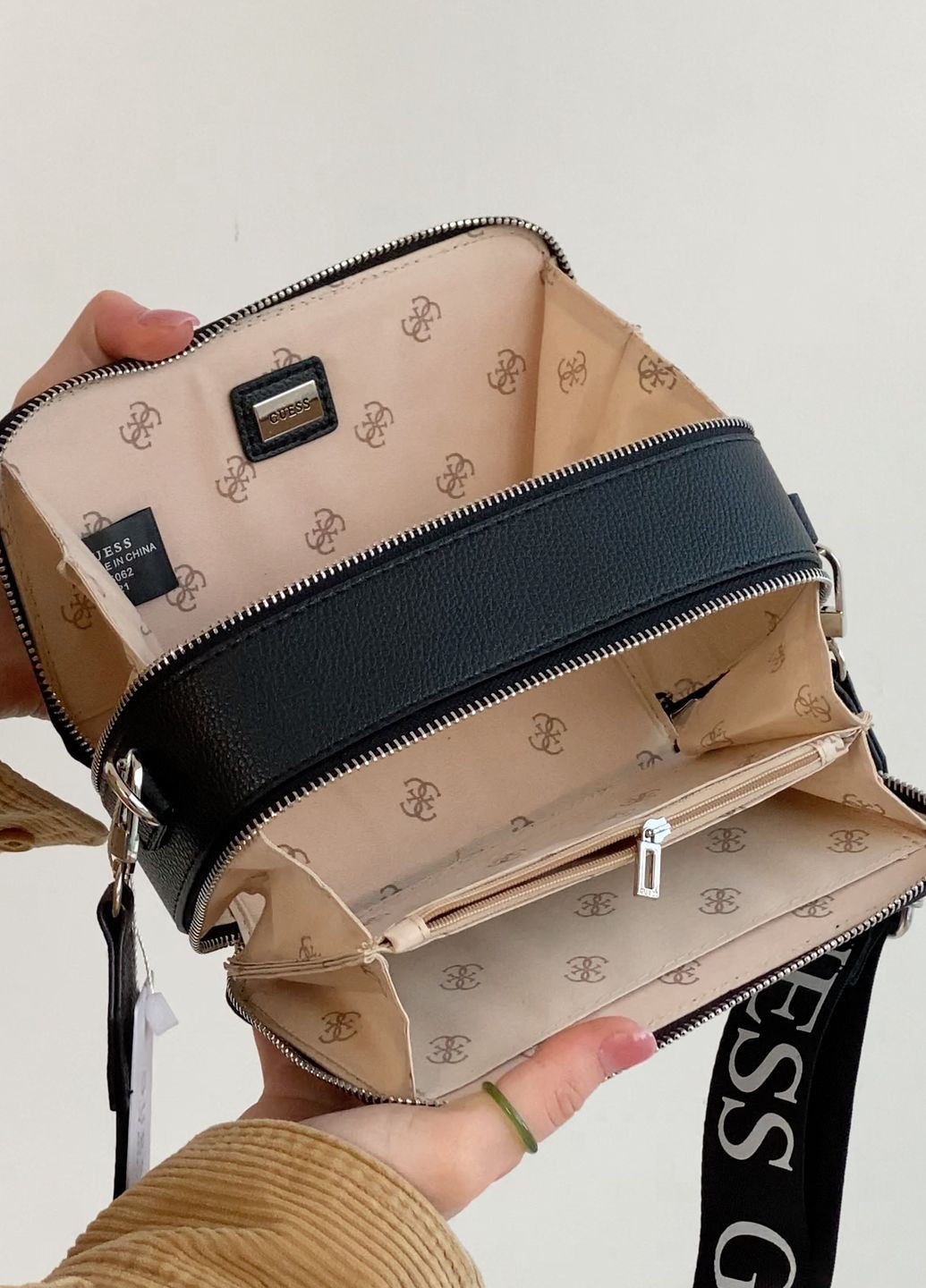 Женская сумка Guess кросс-боди черная No Brand (277160509)