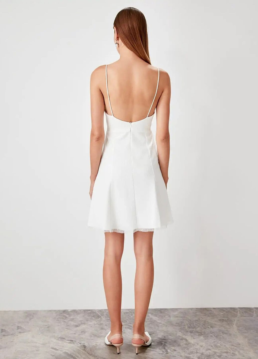 Білий сукня Trendyol