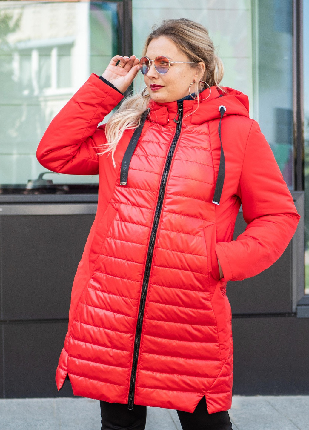 Красная демисезонная куртка женская осень-весна большого размера SK