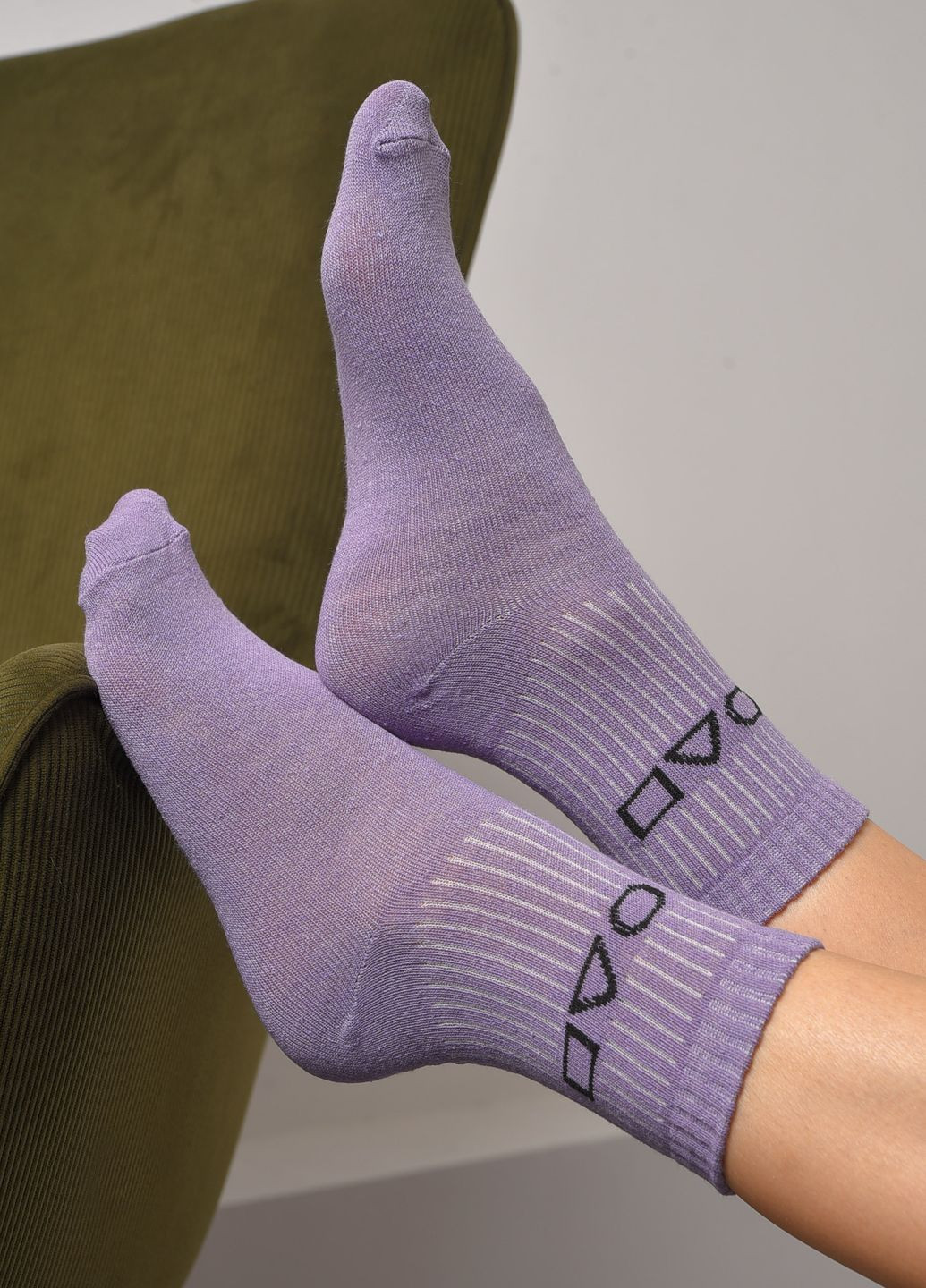 Носки женские демисезонные фиолетового цвета размер 36-40 Let's Shop (277983270)