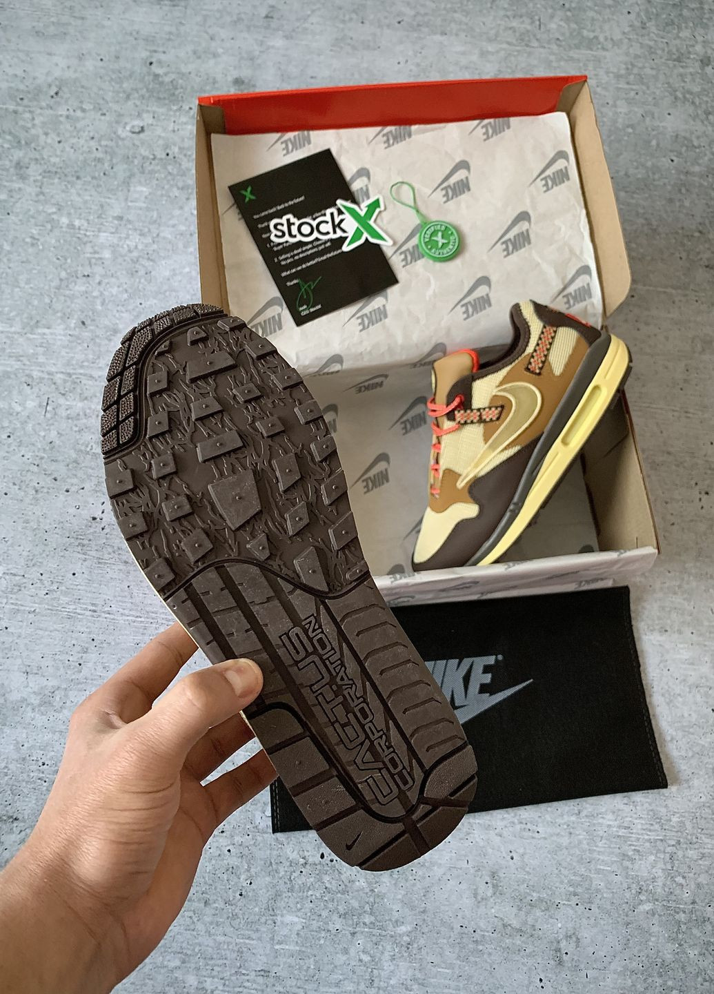 Коричневые демисезонные кроссовки мужские x 1 brown, вьетнам Nike Travis Scott Air Max