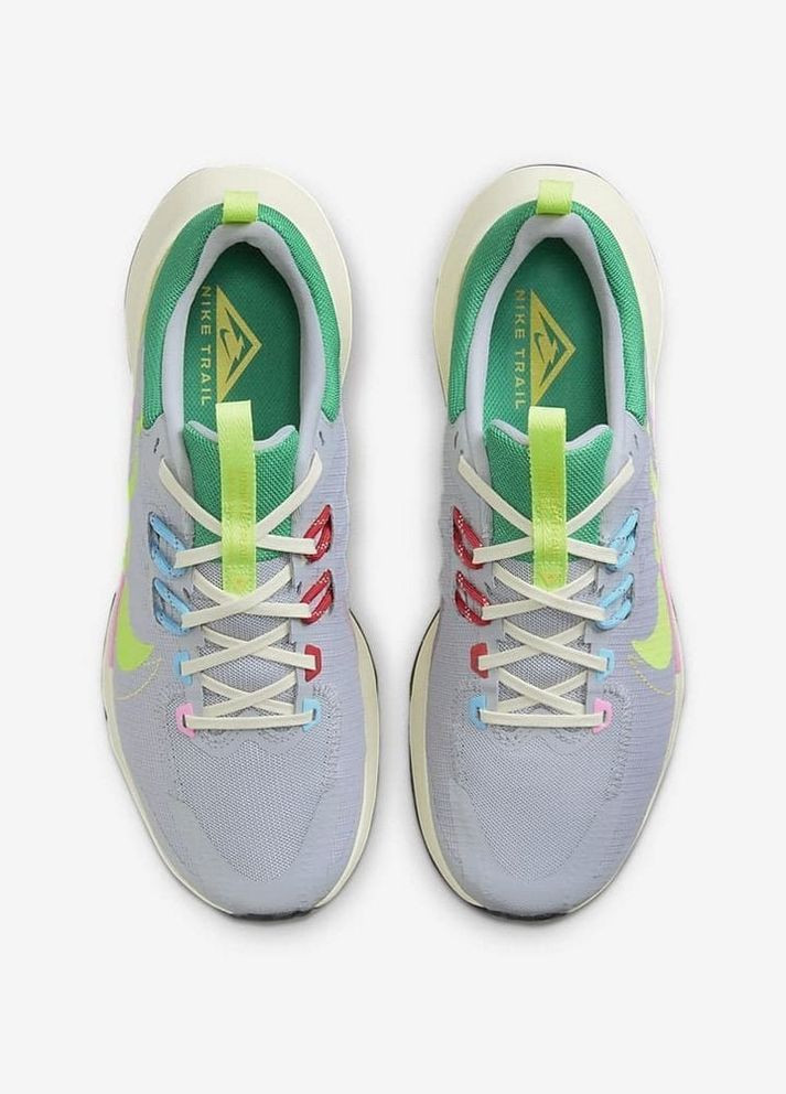 Серые всесезонные кроссовки для бега Nike