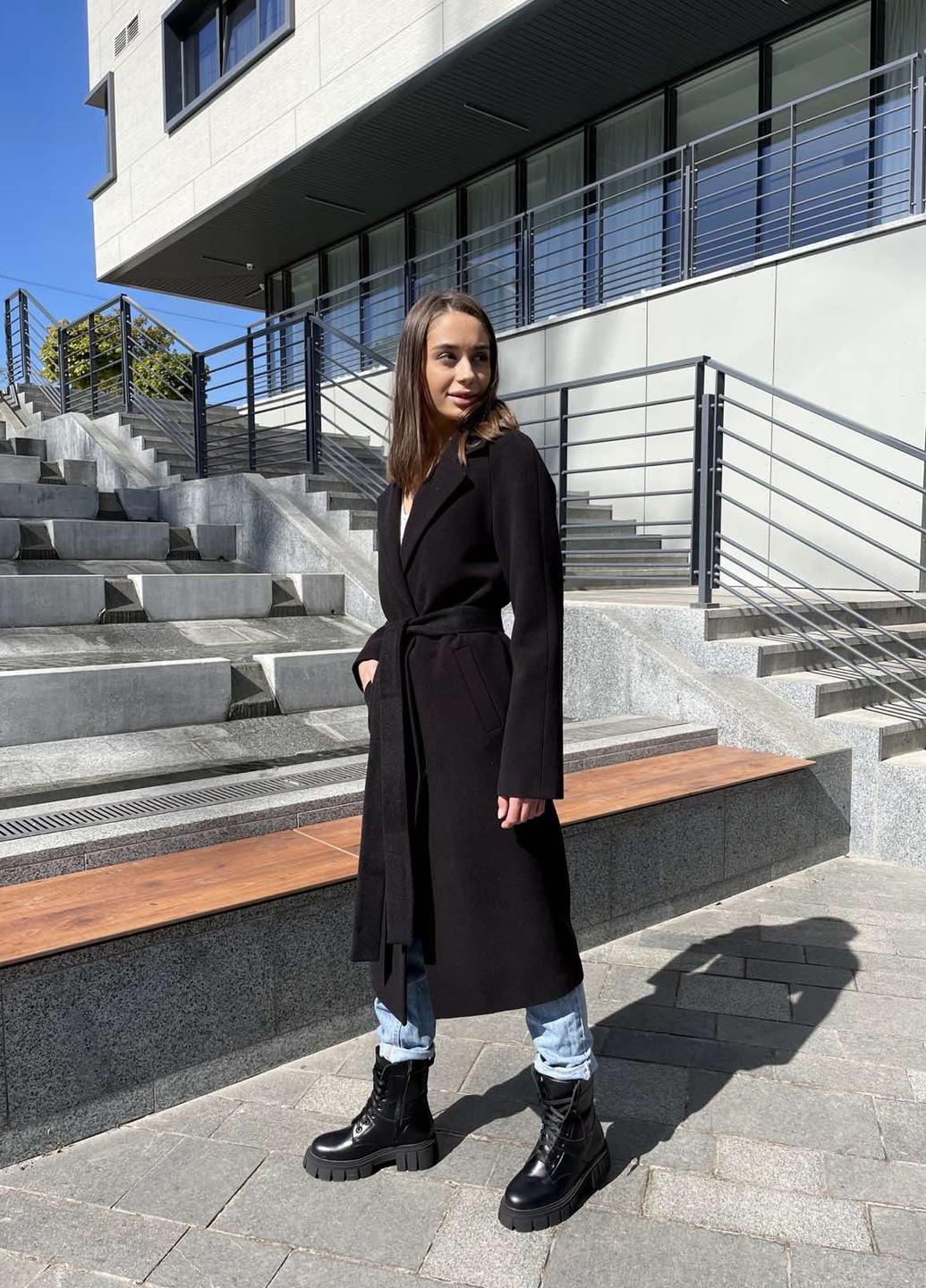 Чорне демісезонне Кашемірове пальто однобортне CHICLY