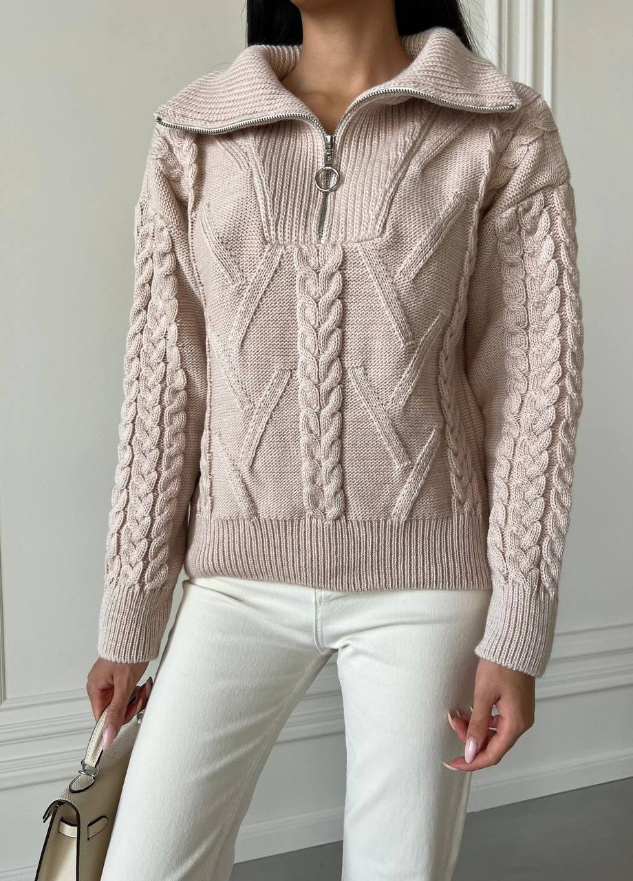 Бежевий женский свитер с v-образнм воротником и молнией цвет светло-бежевй р.42/46 445971 New Trend