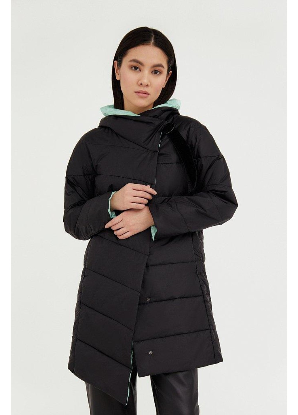 Чорна демісезонна куртка b21-11007-200 Finn Flare