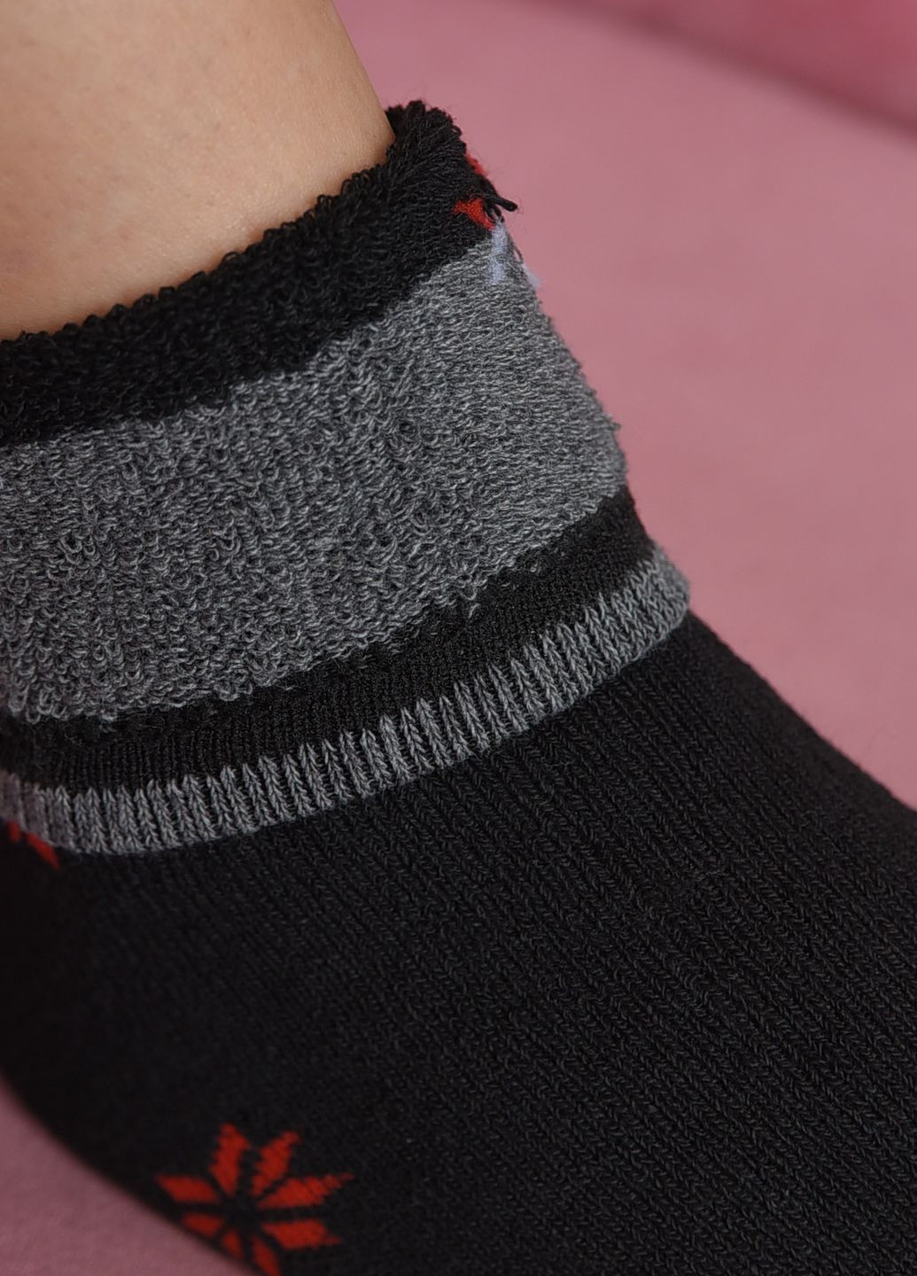 Шкарпетки махрові жіночі чорного кольору розмір 37-42 Let's Shop (268661286)