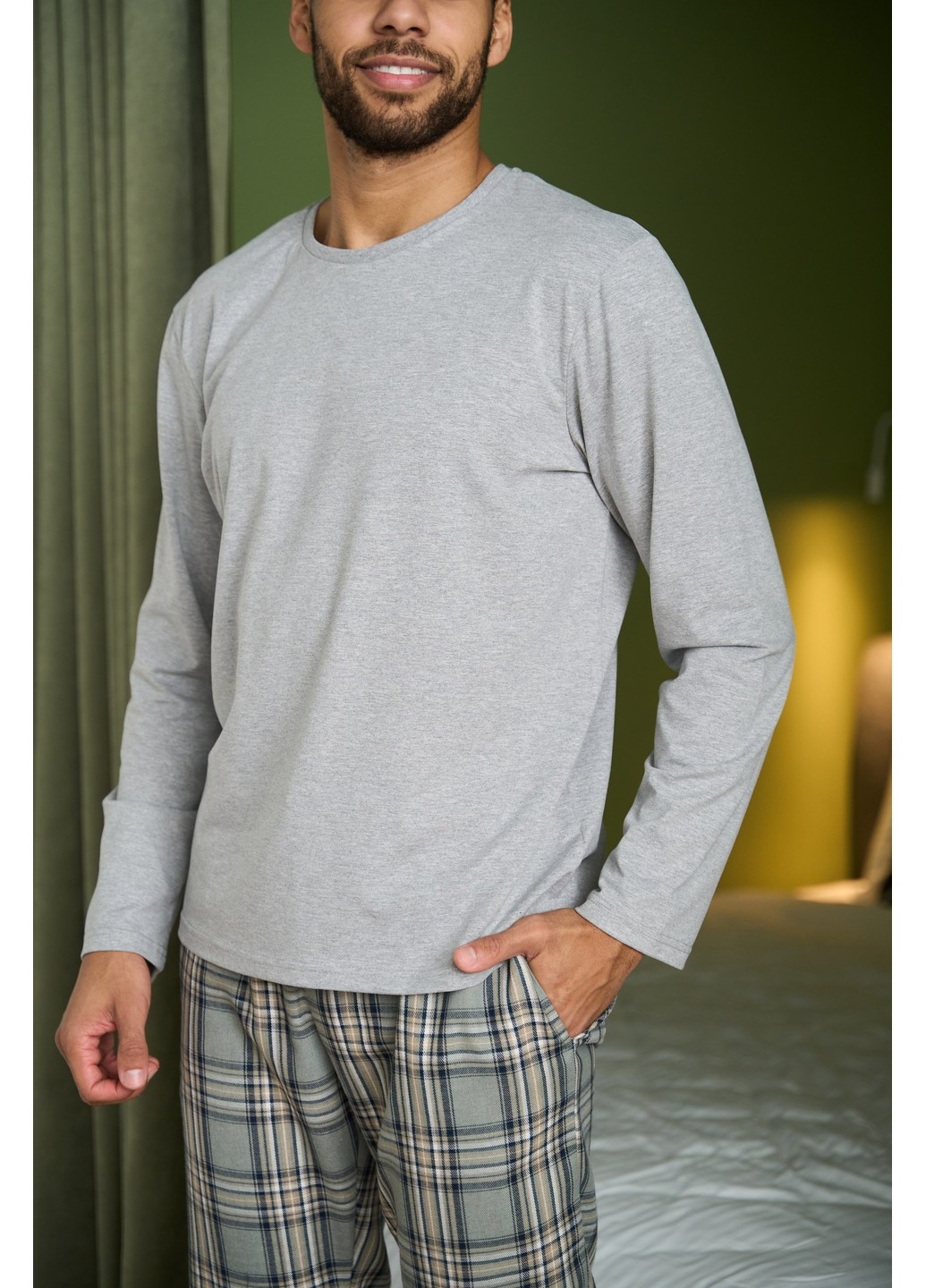 Пижама мужская лонгслив + штаны в клетку серые Handy Wear (278076143)
