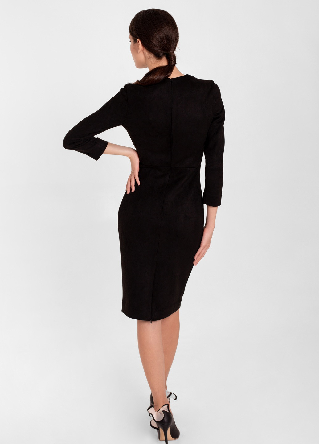 Черное деловое, коктейльное черное деловое платье из экозамши футляр Nai Lu-na by Anastasiia Ivanova однотонное