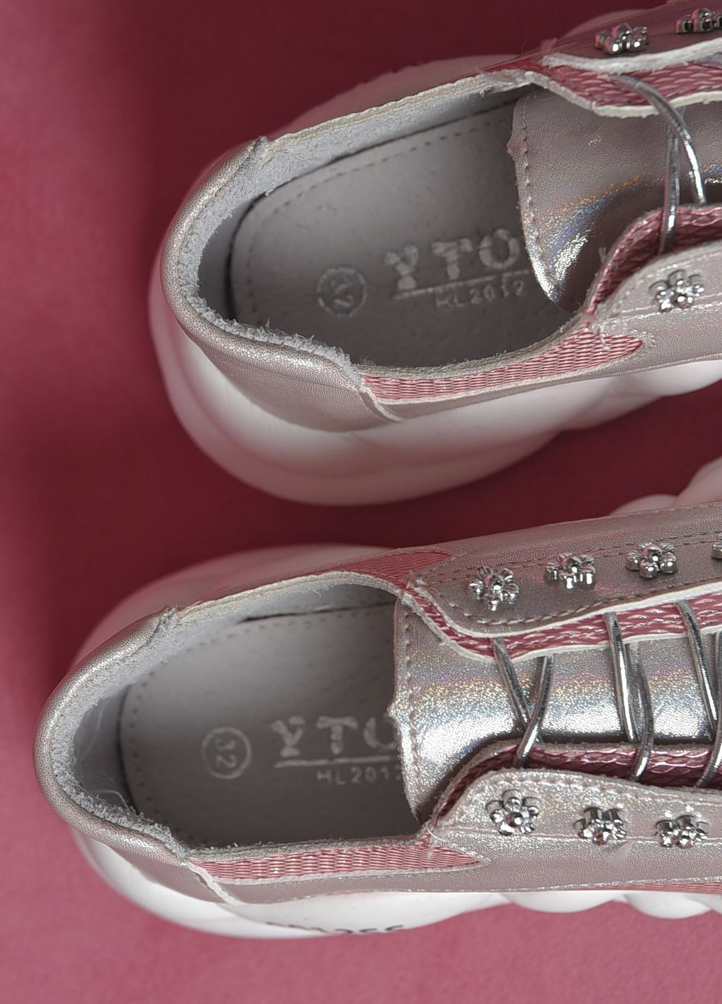 Рожеві осінні кросівки дитячі для дівчинки демісезонні рожевого кольору Let's Shop