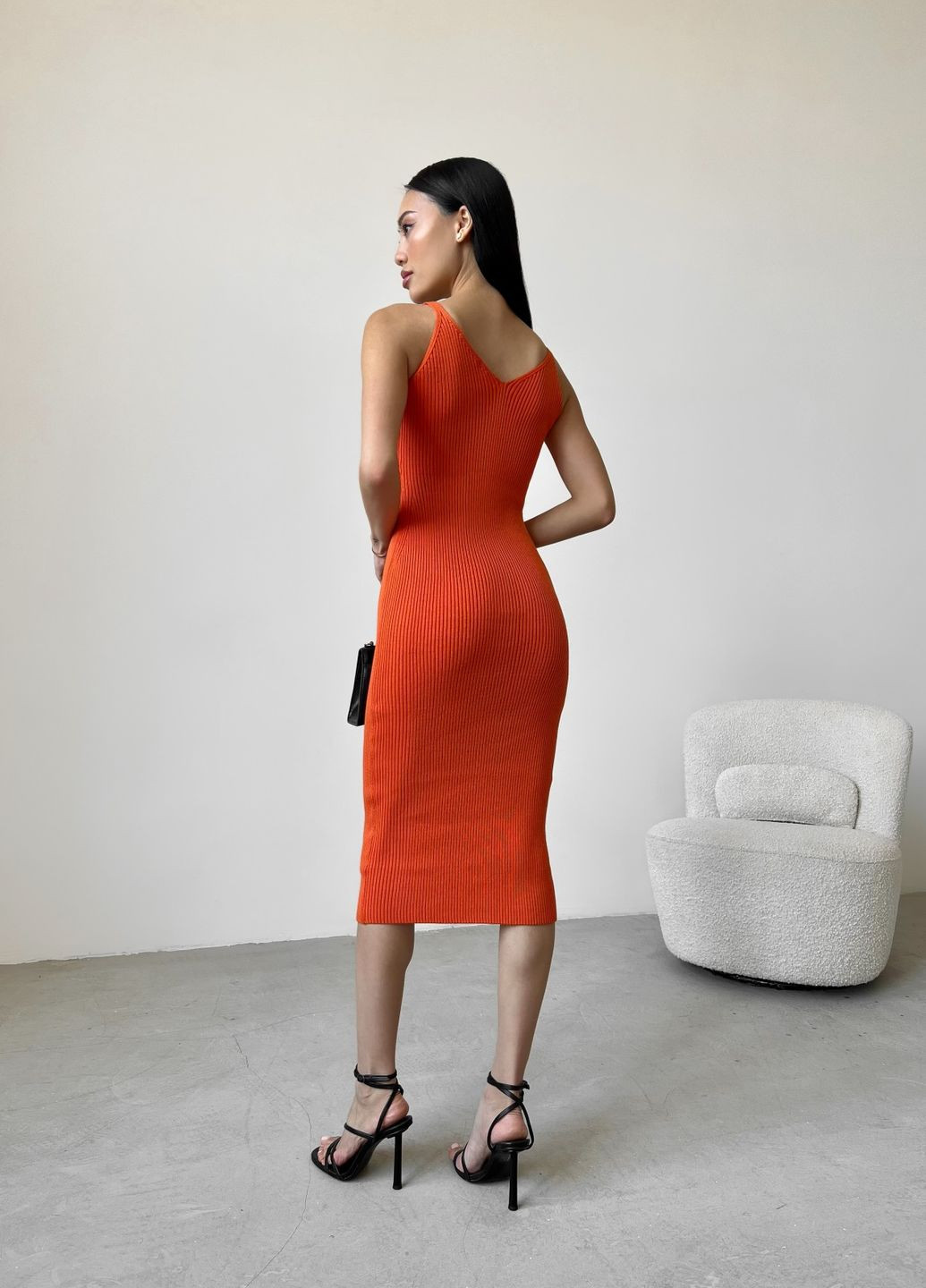 Оранжевое кэжуал платье вязаное Larionoff однотонное