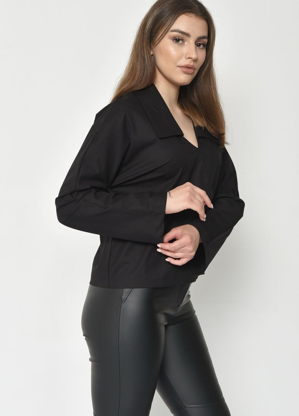 Чорна літня блуза жіноча чорного кольору на запах Let's Shop