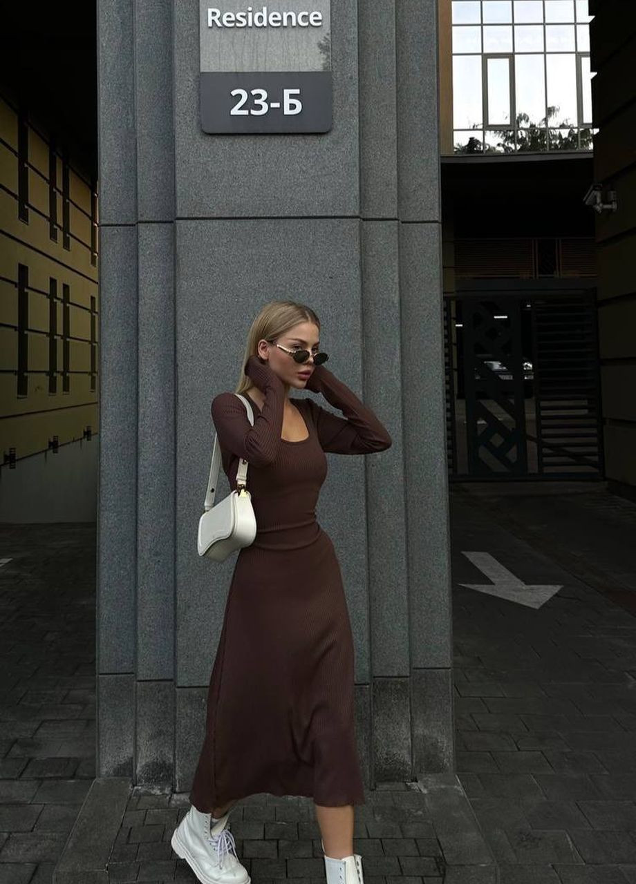 Коричнева весняна жіноча сукня міді з трикотажу, ніжна універсальна сукня на вечір. No Brand