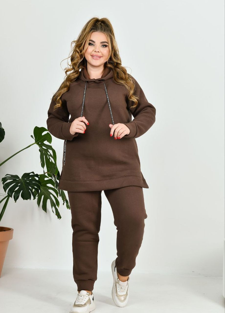 Женский теплый прогулочный костюм коричневого цвета р.58 383693 New Trend (269005950)