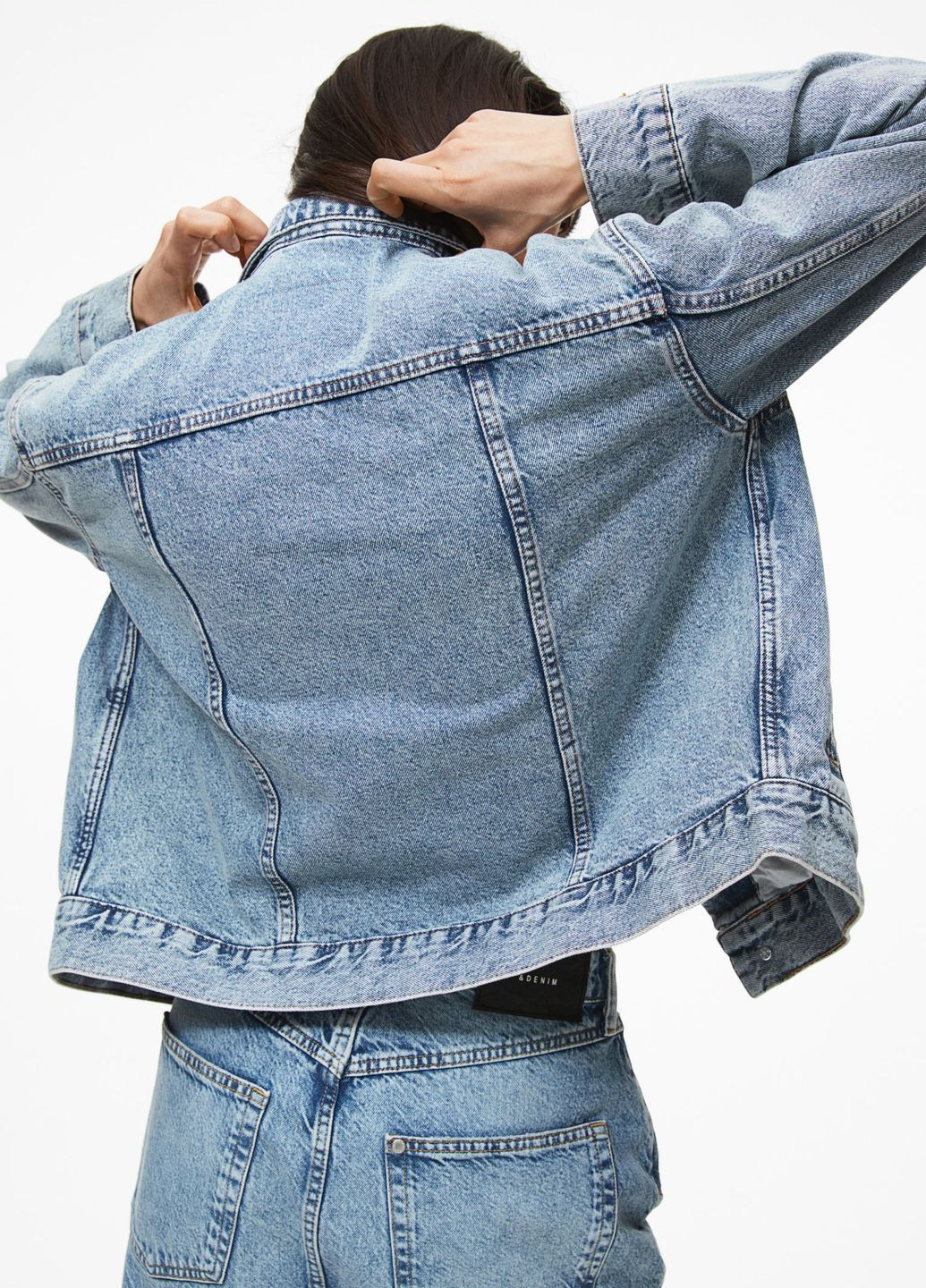 Синяя демисезонная короткая джинсовая куртка H&M
