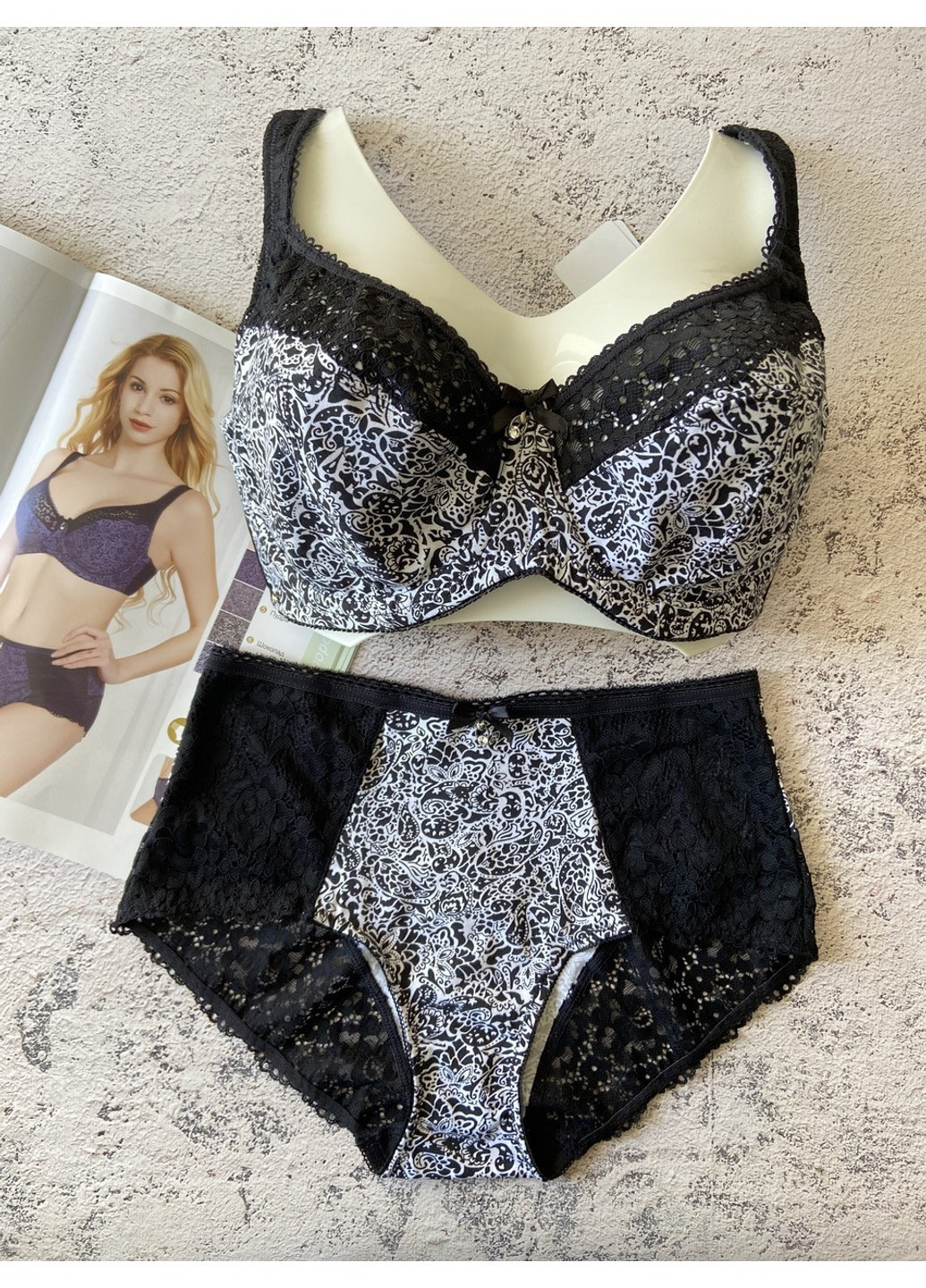 Чорний чорно-біла жіноча спідня білизна великих розмірів комплект на чашку е (5 розмір грудей) Lanny Mode