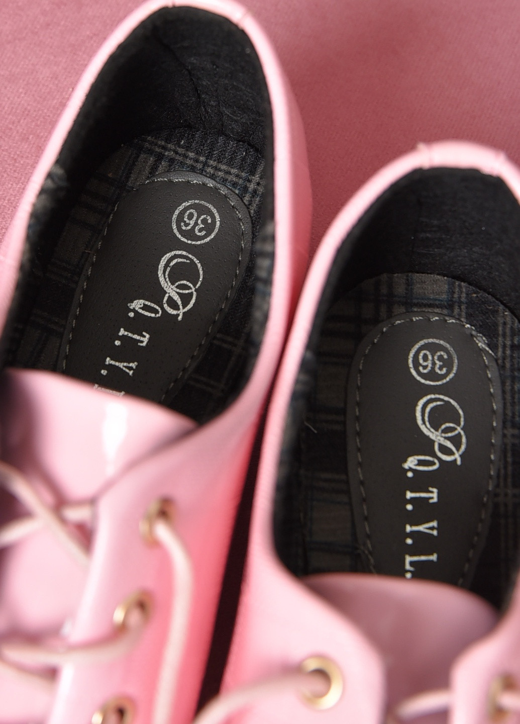 Туфли женские розового цвета на шнуровке Let's Shop