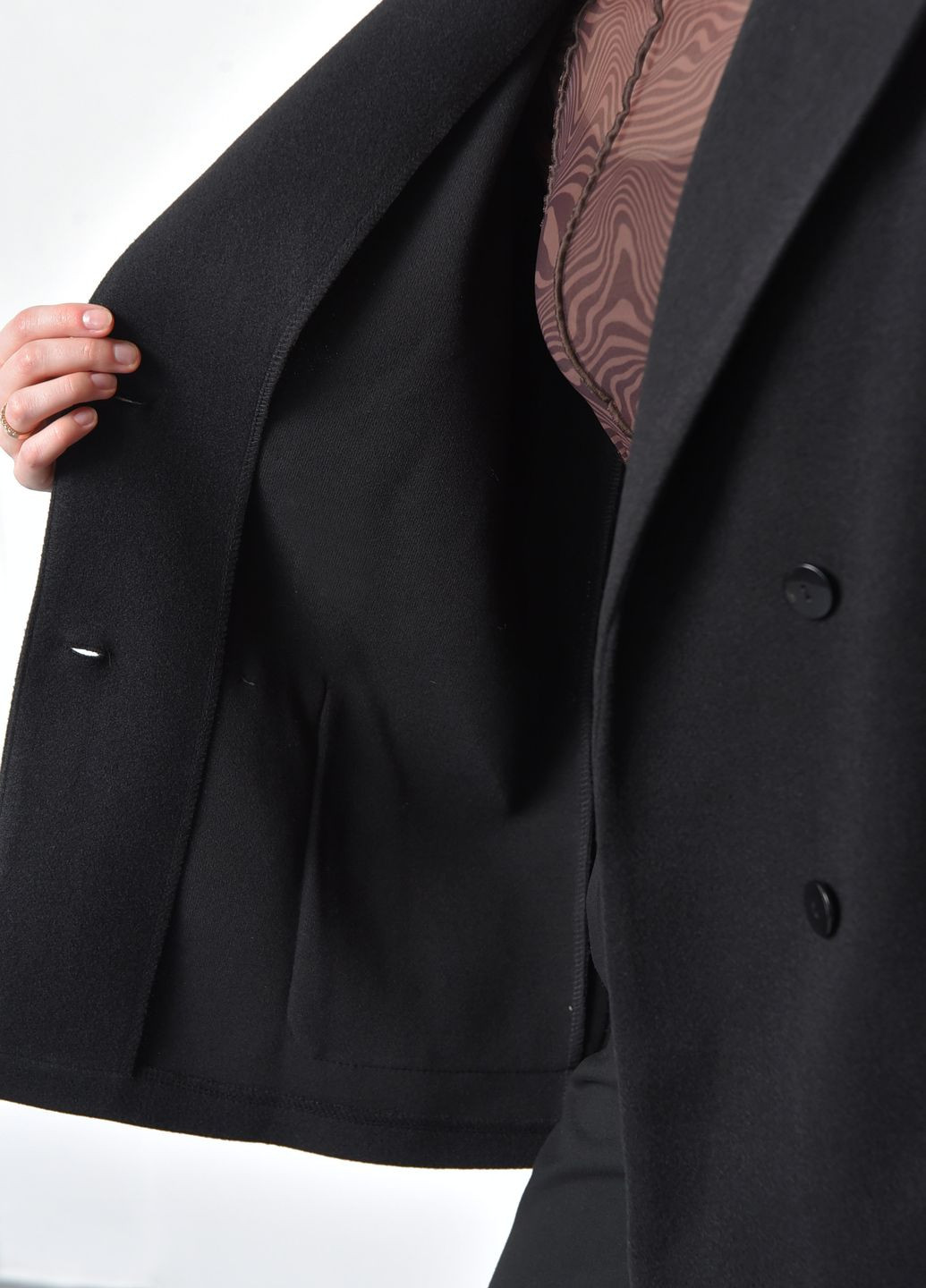 Чорне демісезонне Пальто жіноче кашемірове чорного кольору Let's Shop