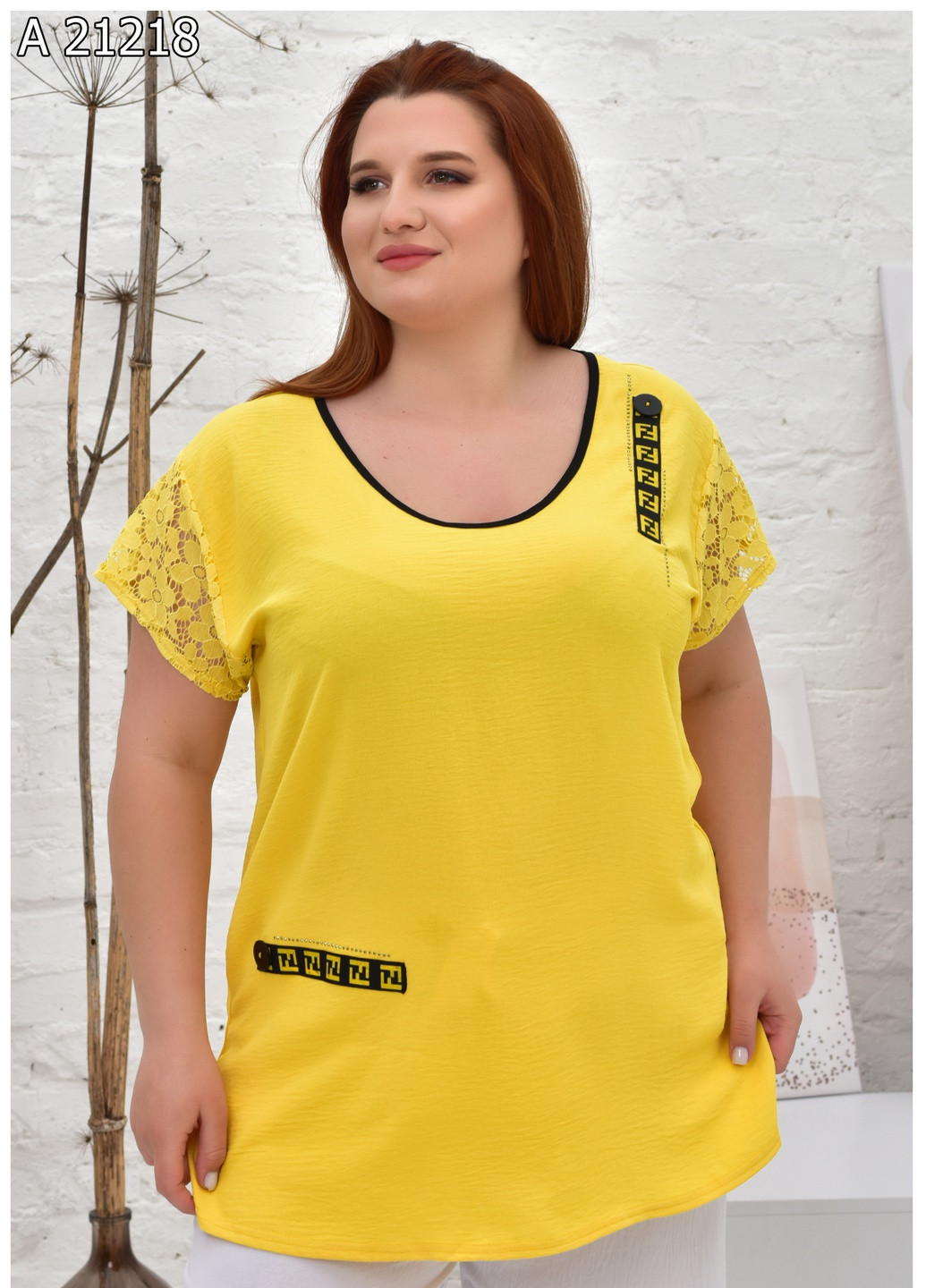Світло-жовта літня жіноча літня футболка великого розміру SK