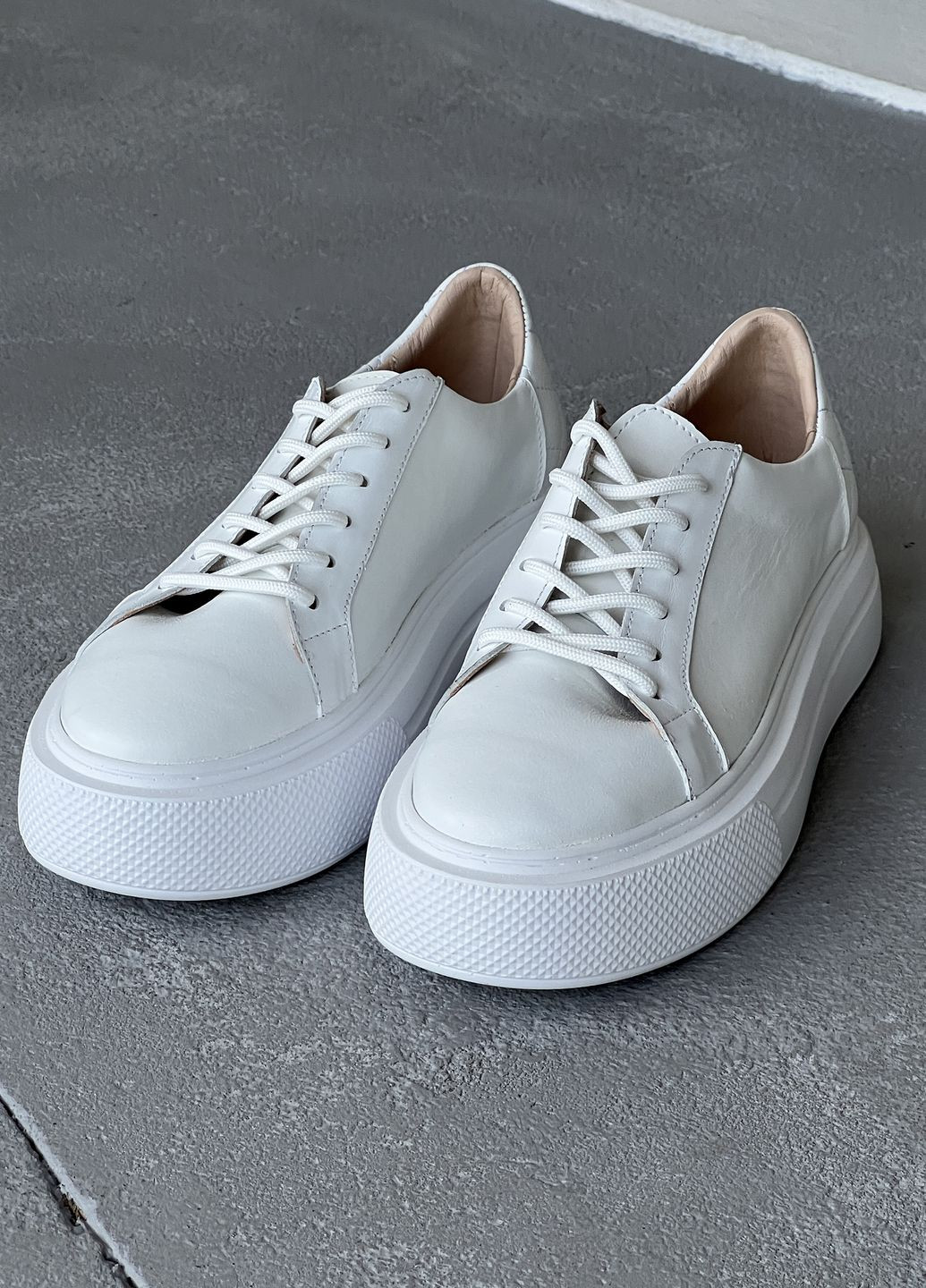 Білі осінні класичні трендові жіночі шкіряні кросівки InFashion Кросівки