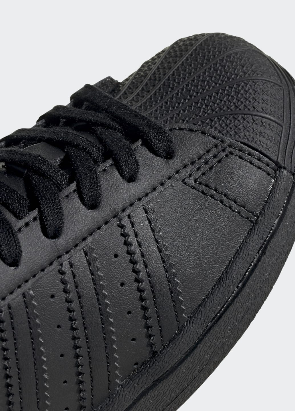 Черные кроссовки superstar adidas