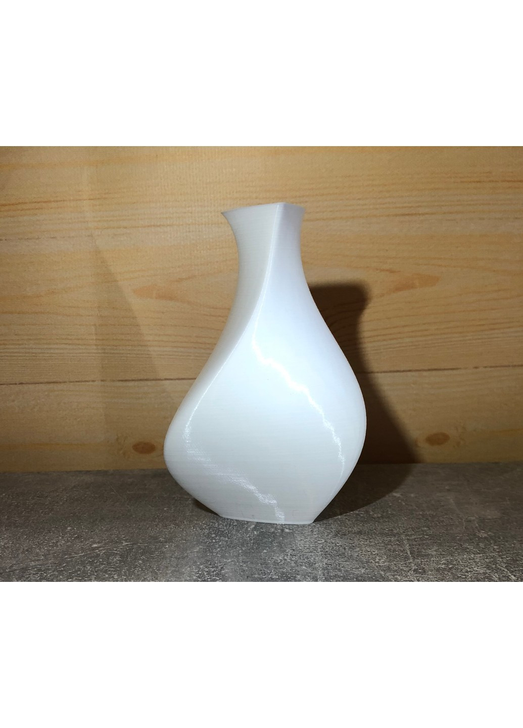 Фігурна декоративна тонкостінна ваза «Дельта» ЗаСвіт (261555347)