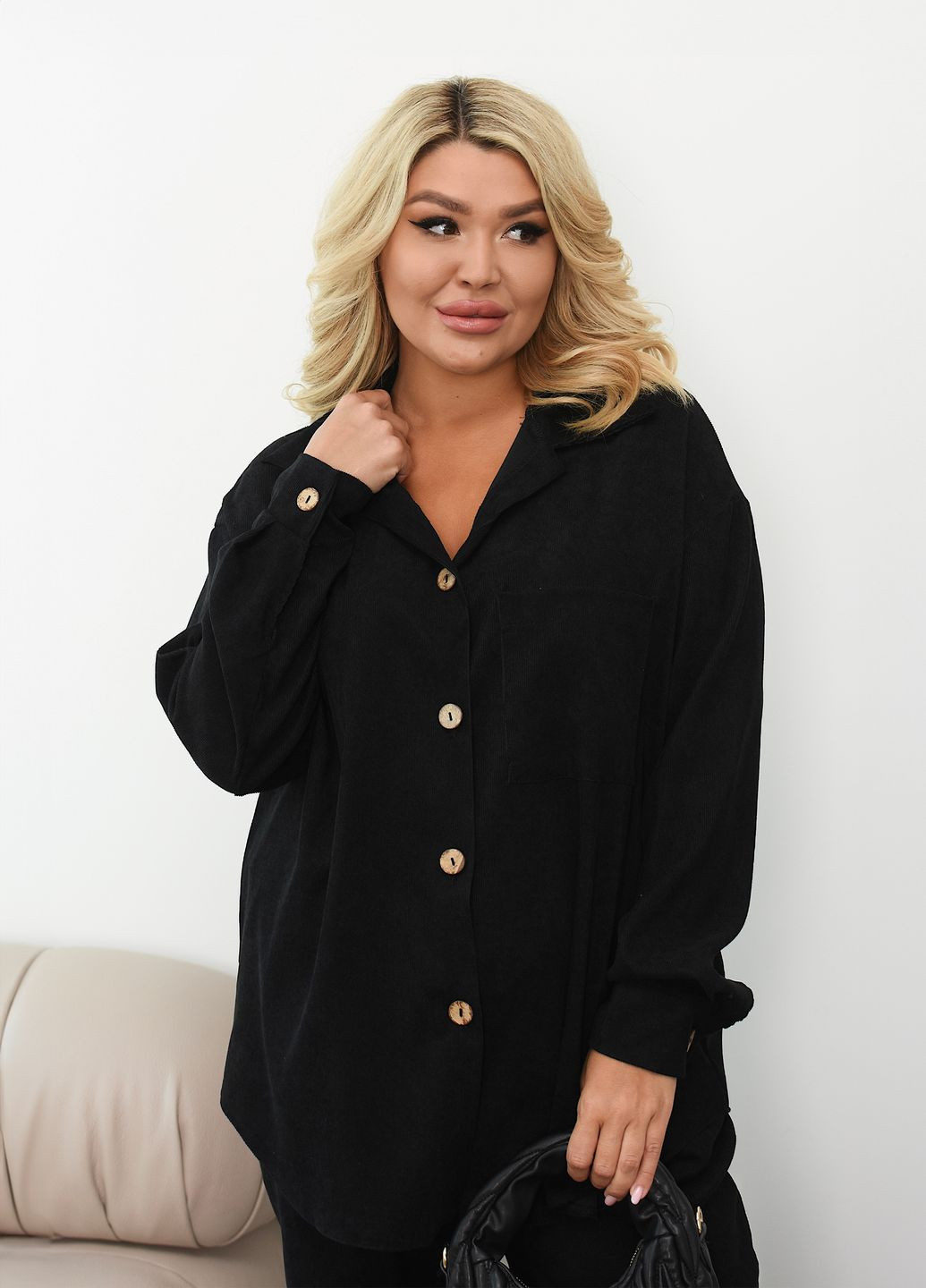 Костюм жіночий оверсайз з вельвету (сорочка + джогери) No Brand (330527162)