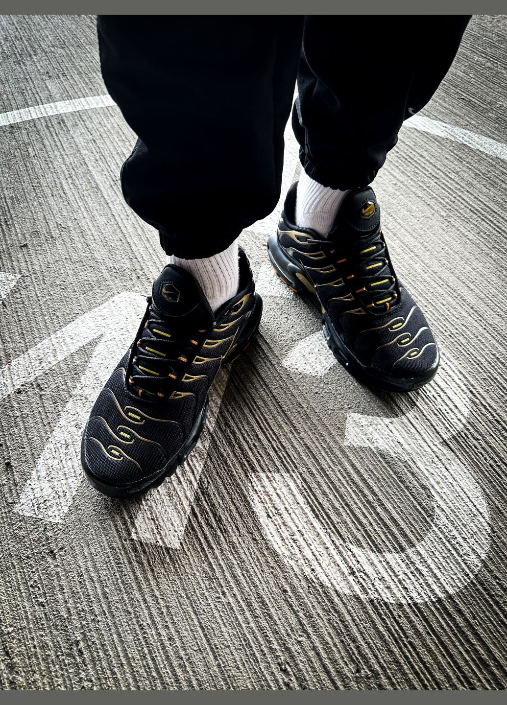 Черные демисезонные кроссовки мужские nike air max cordura black golf yellow | найк аир макс тн плюс черные No Brand