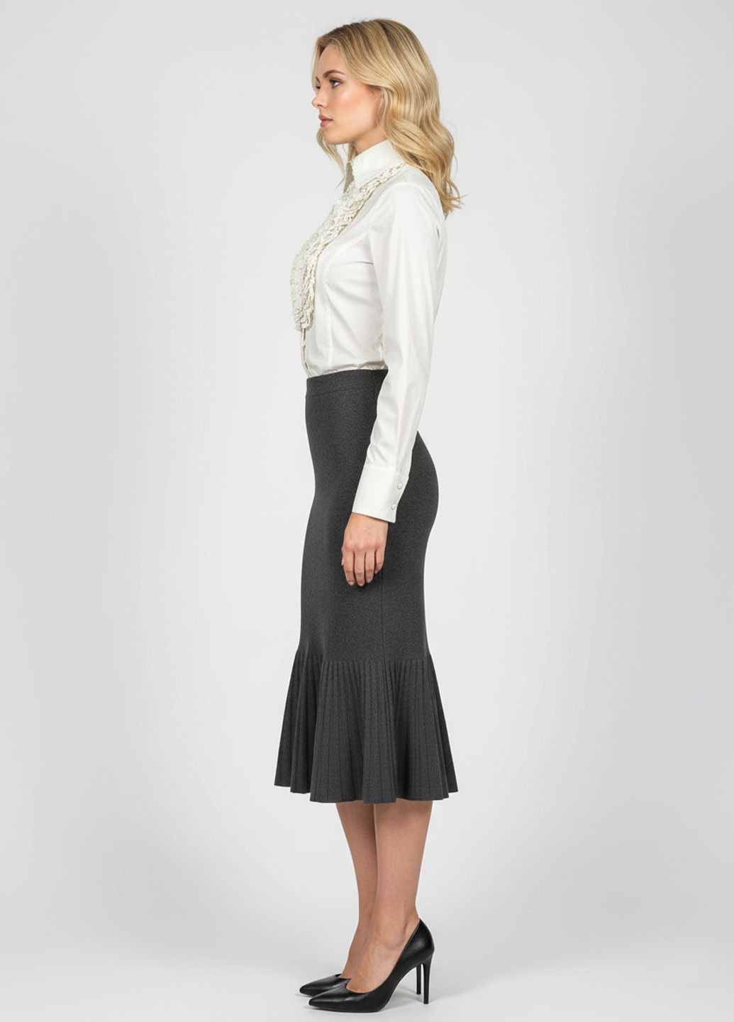 Біла жіноча блузка з жабо сірий Lowett