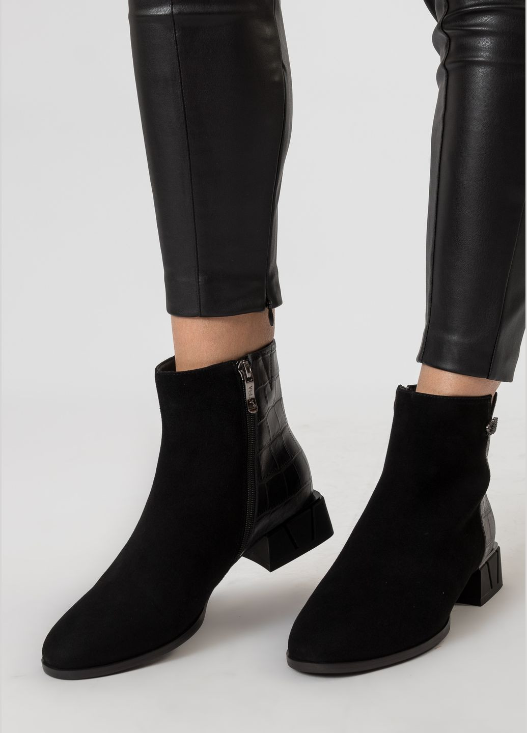 Черные ботильоны (1697б) Velly