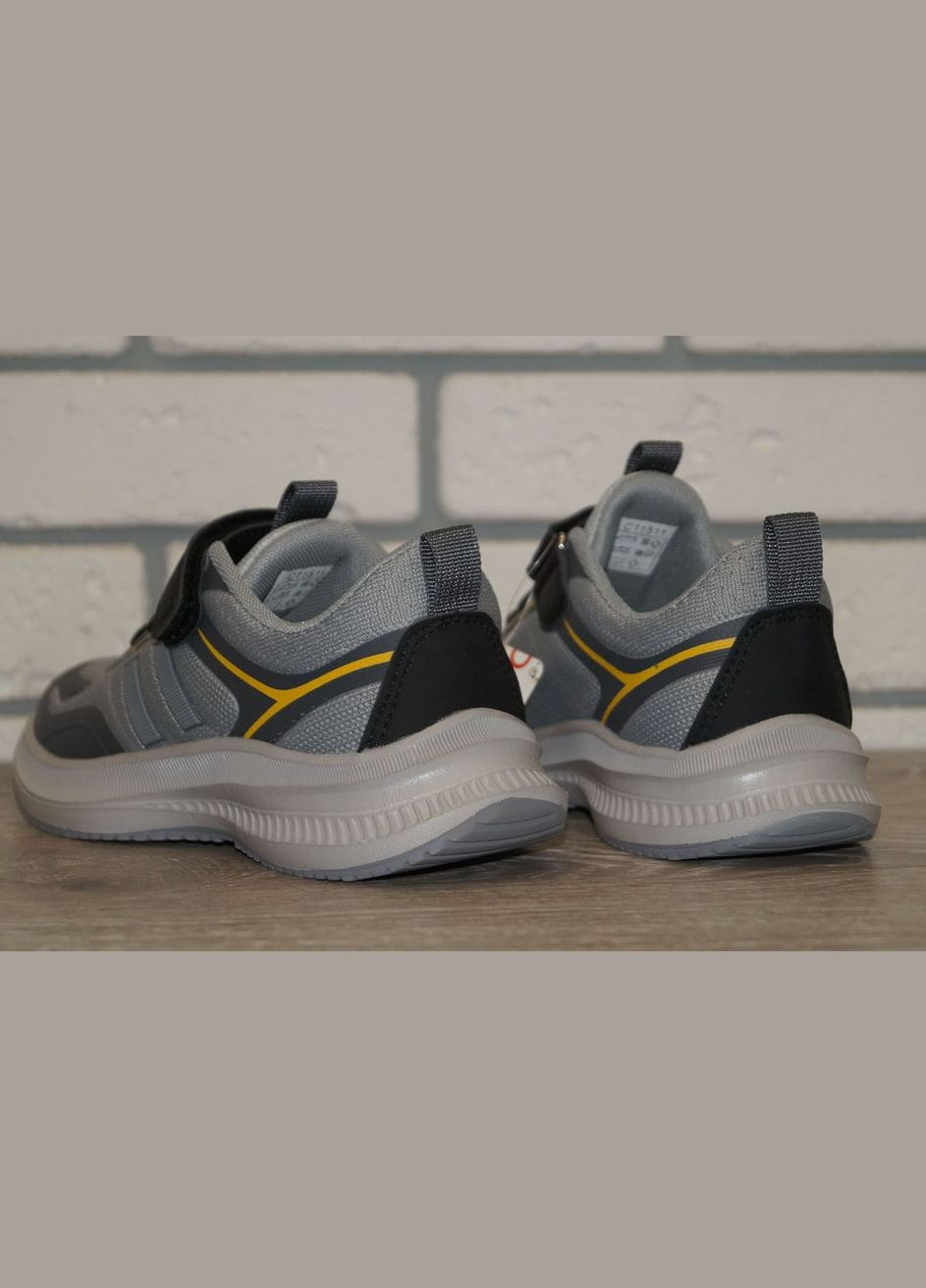 Серые демисезонные кроссовки спортивные для мальчика серые Jong Golf