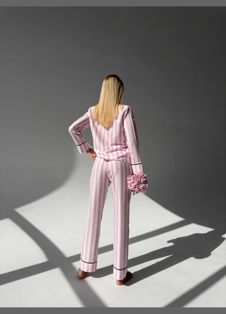 Светло-розовая всесезон нежная шелковая пижамка с лого Vakko