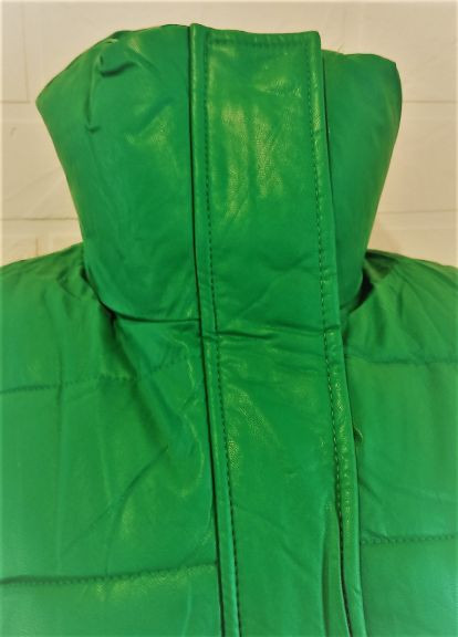 Зелена демісезонна куртка Queen Drama