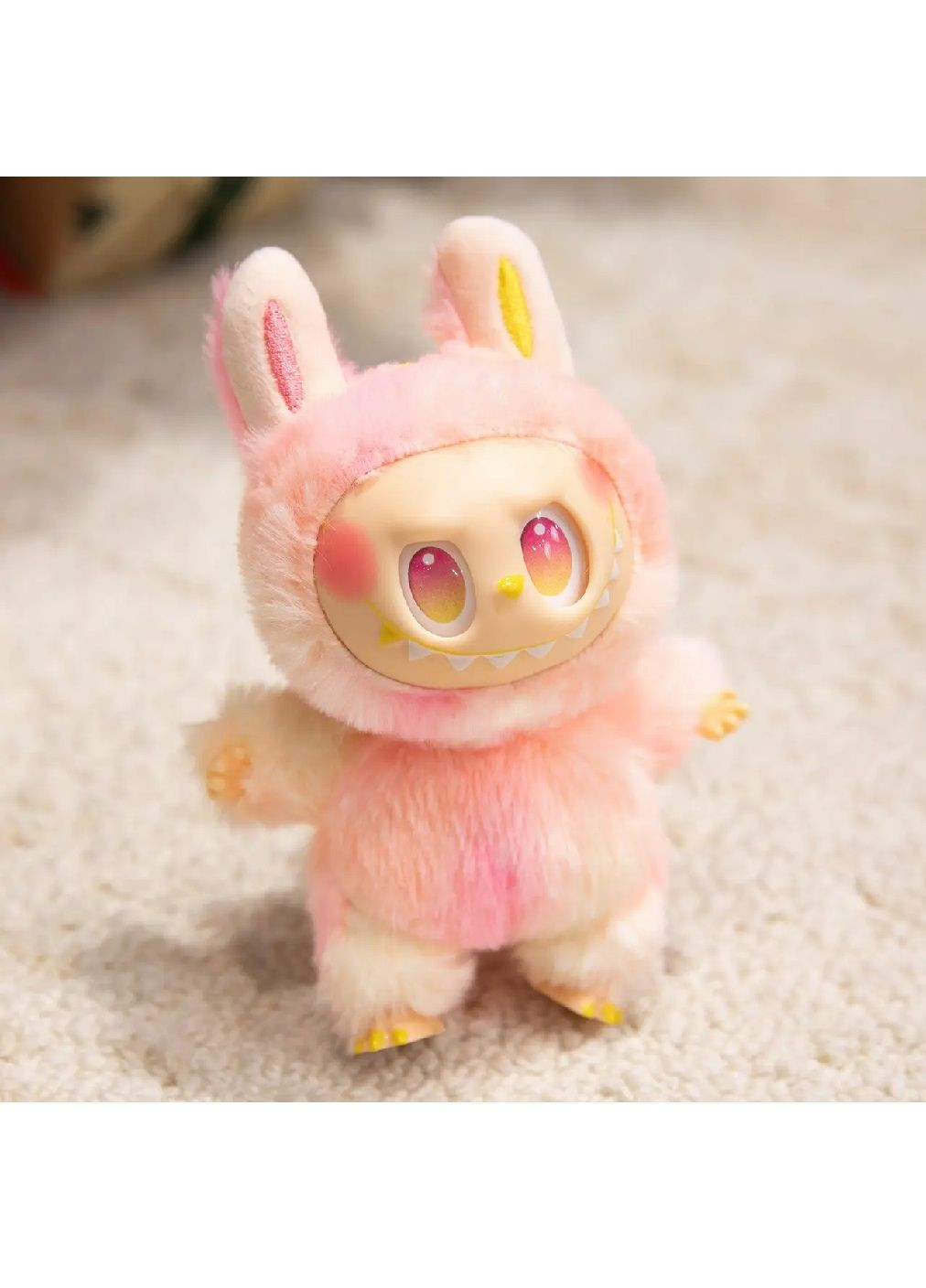 Мягкая плюшевая игрушка фигурка брелок Лабубу с виниловой мордочкой кольцом для подвешивания 16 см (481001-Prob) Розовая Unbranded (350633536)