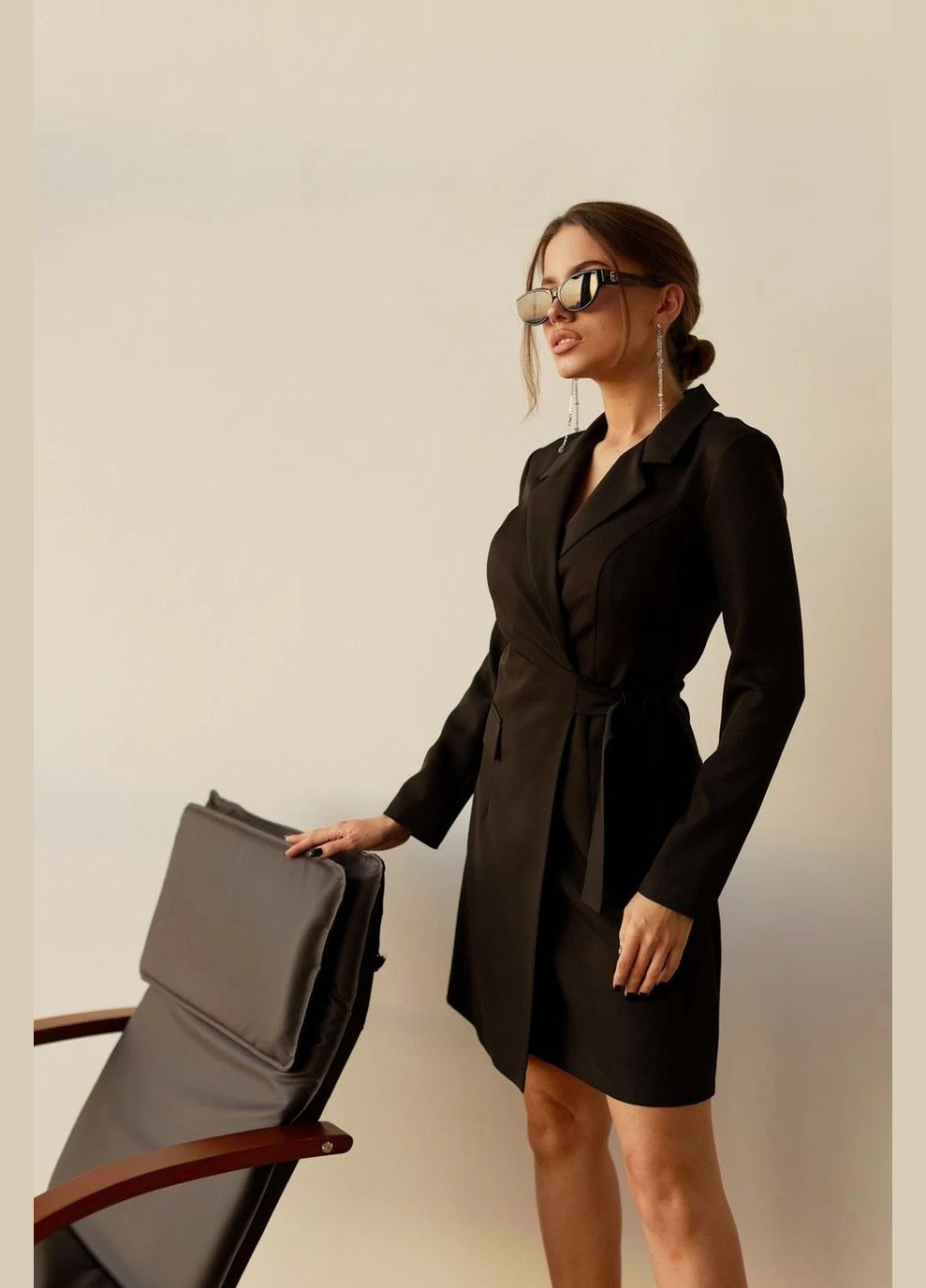 Черное праздничный платье на запах Seventeen