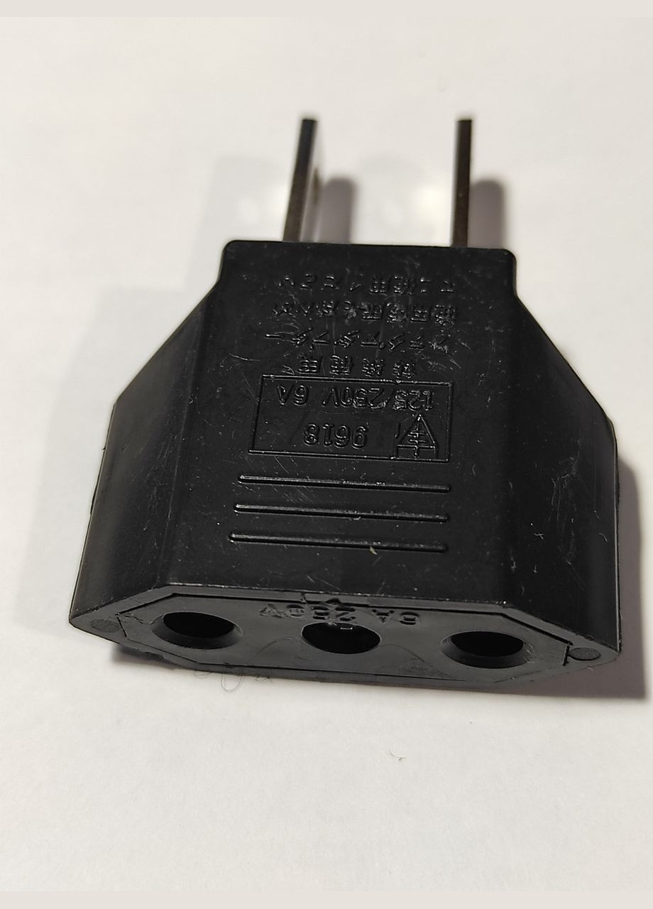 Переходник с евровилкой 4 мм на плоскую розетку (EU-US) 6А No Brand (334712641)