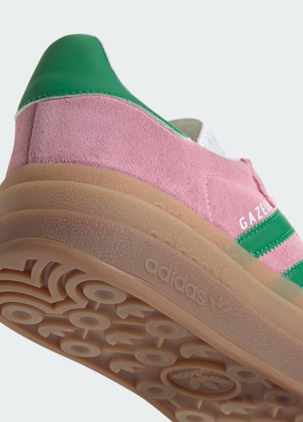 Розовые всесезонные кроссовки gazelle bold adidas